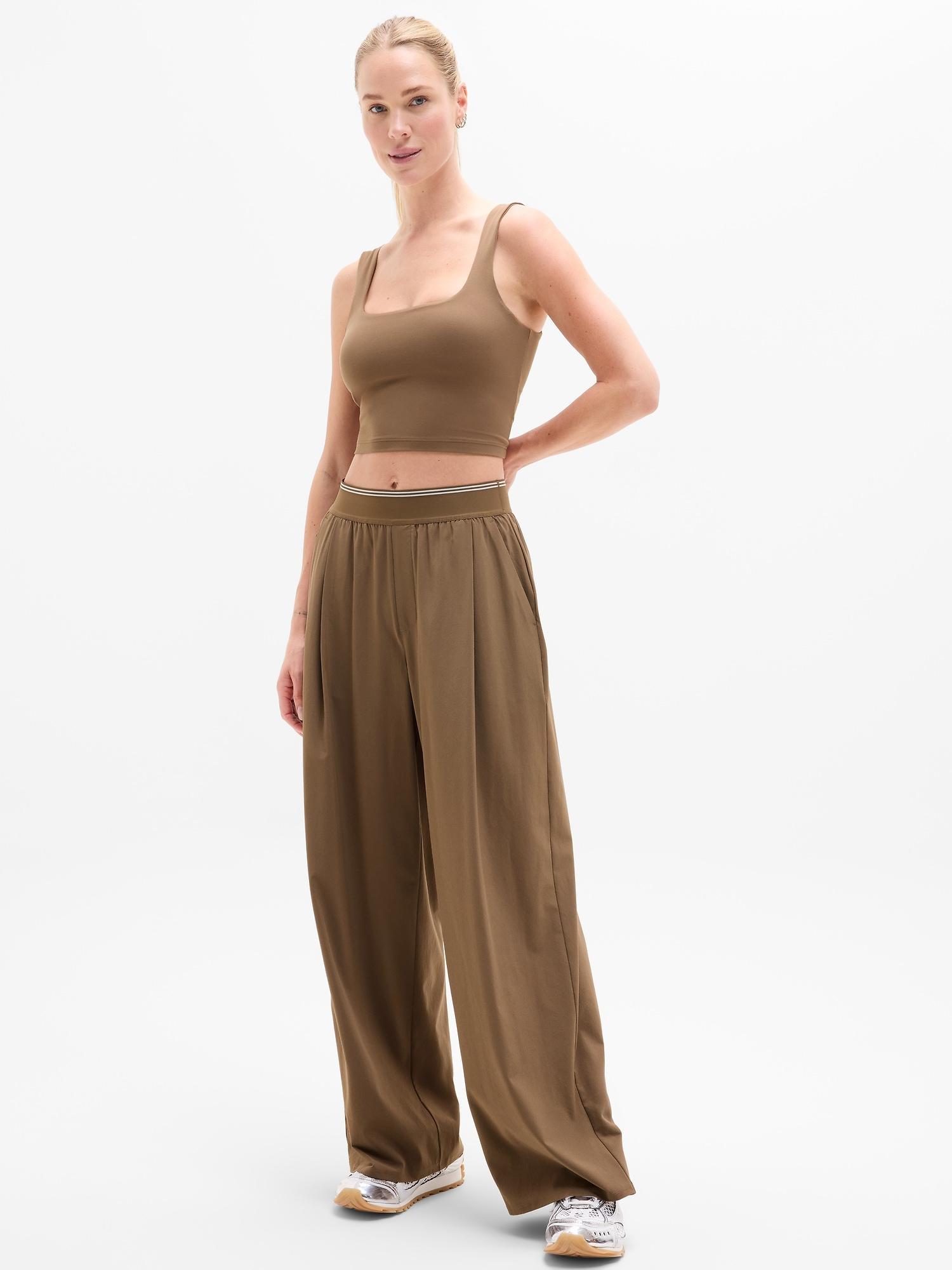 Transcend Square Neck Crop Sports Bra A-C Product Image