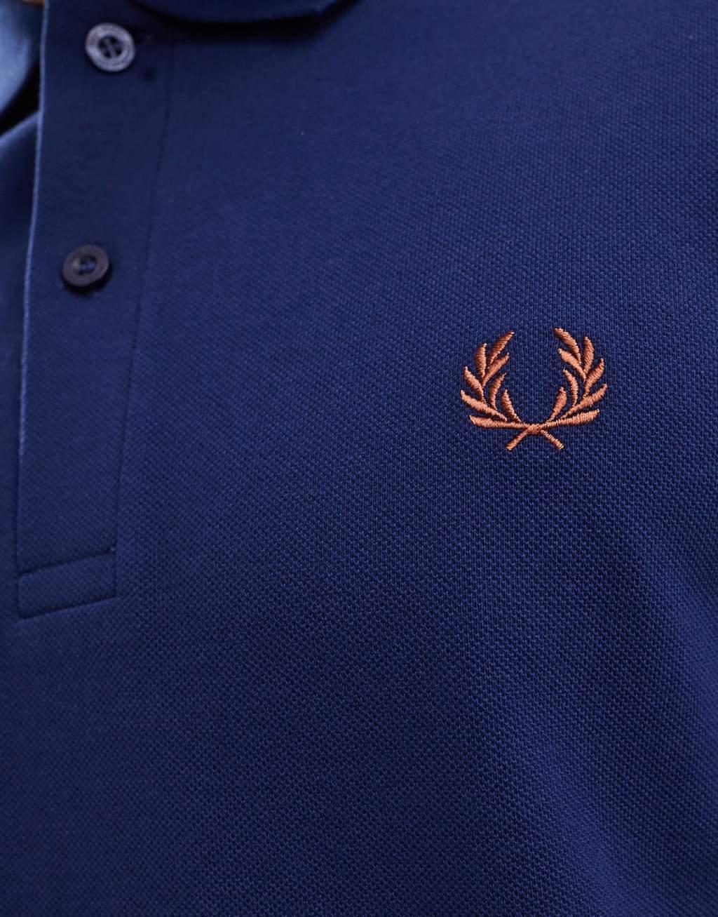 Fred Perry polo shirt in royal blue Product Image