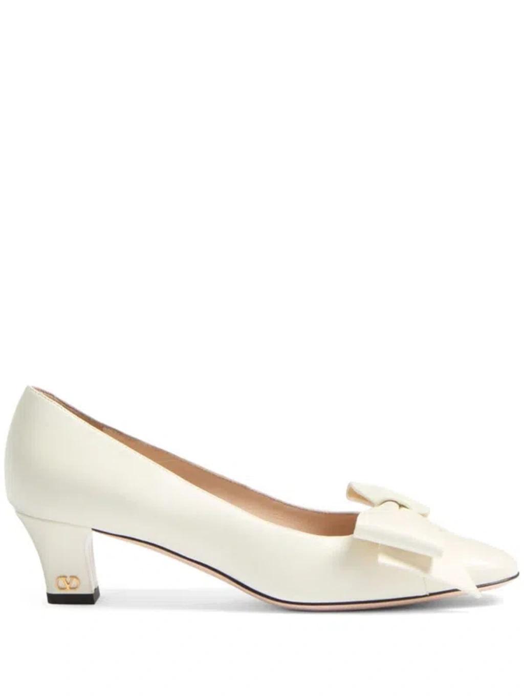 VALENTINO GARAVANI Bowow Pump In Kidskin 45mm Woman Ivory 40.5 In White Product Image