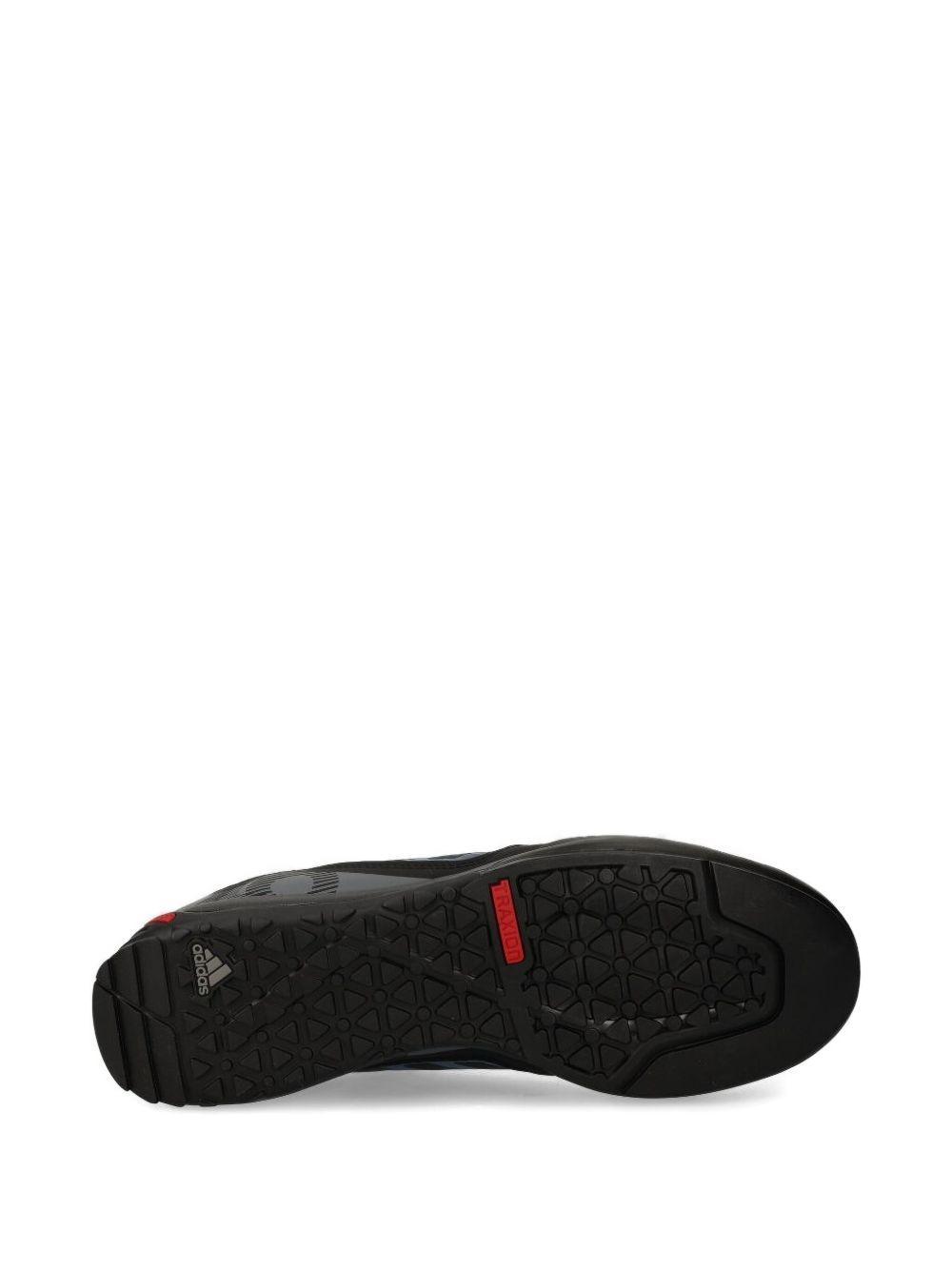 leather sneakers Product Image