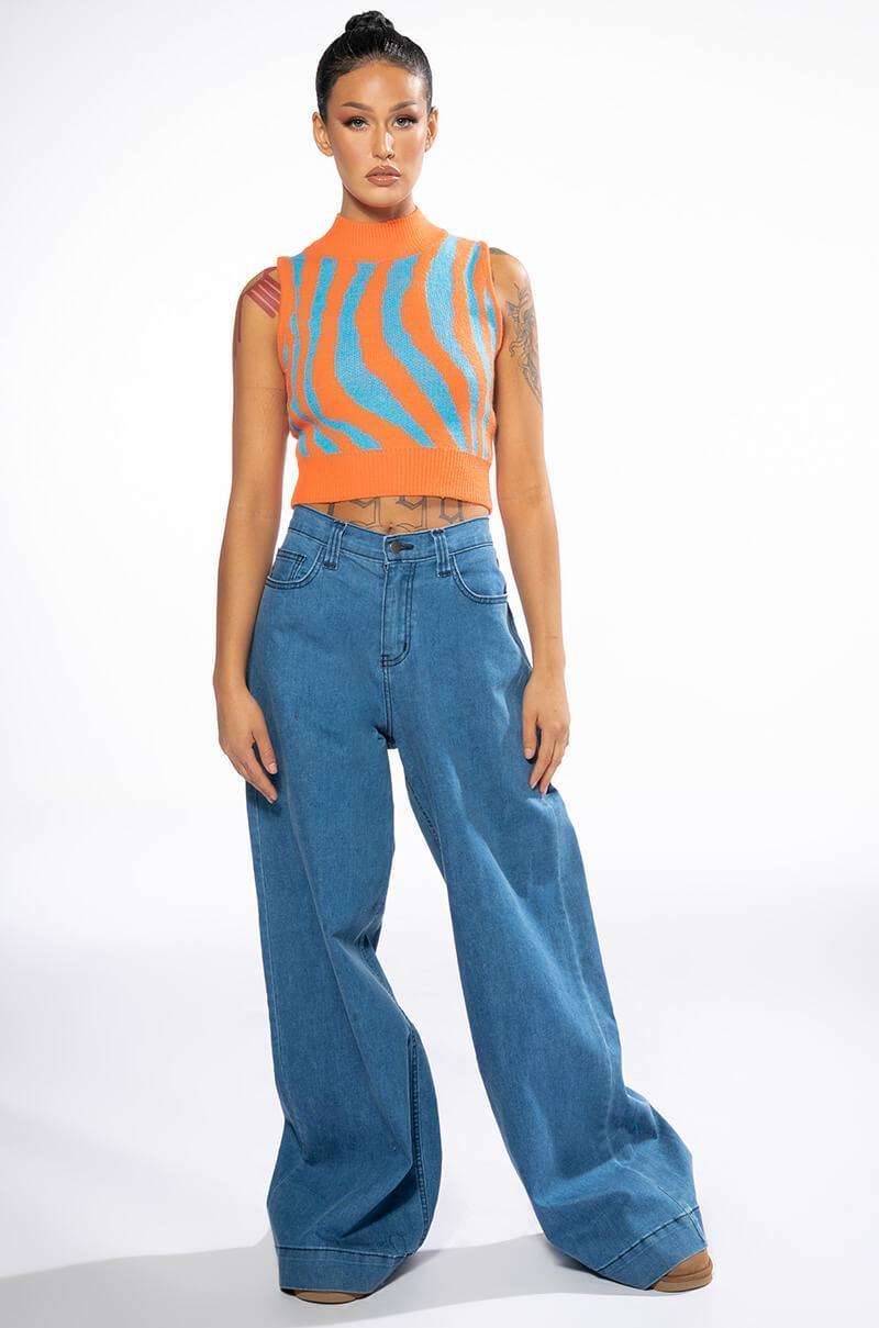 EYE OF THE TIGER SLEEVELESS SWEATER Product Image