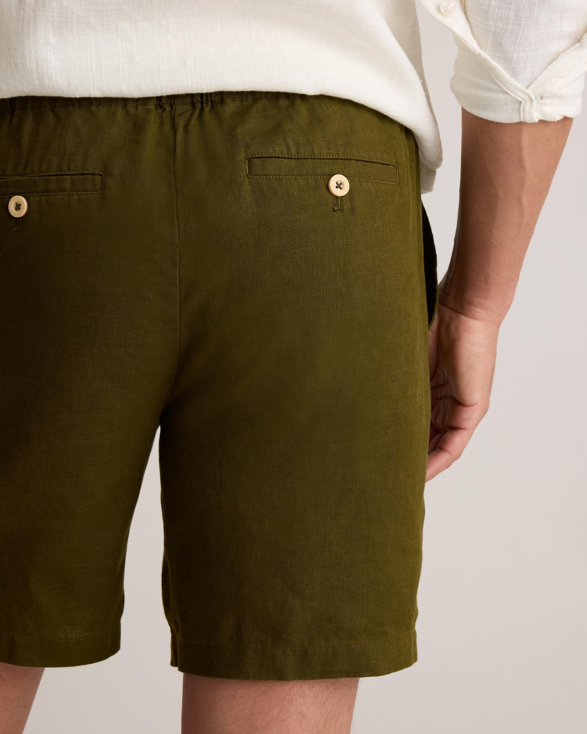 Quince | Men's 100% European 8" Linen Shorts Product Image
