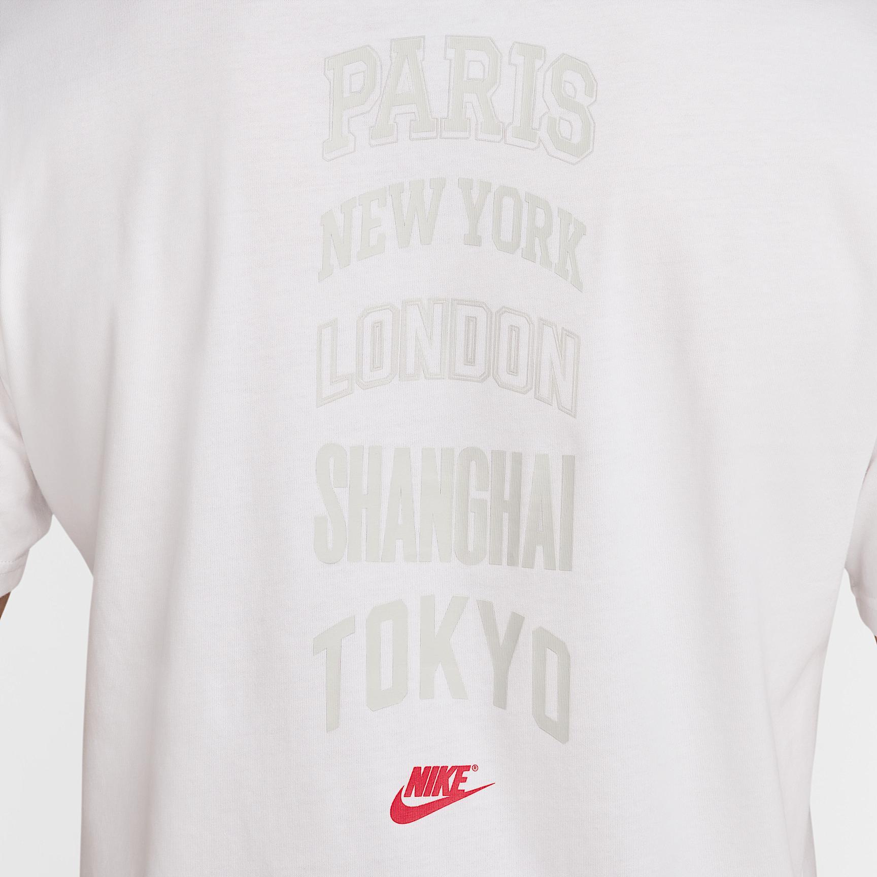 Nike Sportswear Men's Max90 T-Shirt Product Image