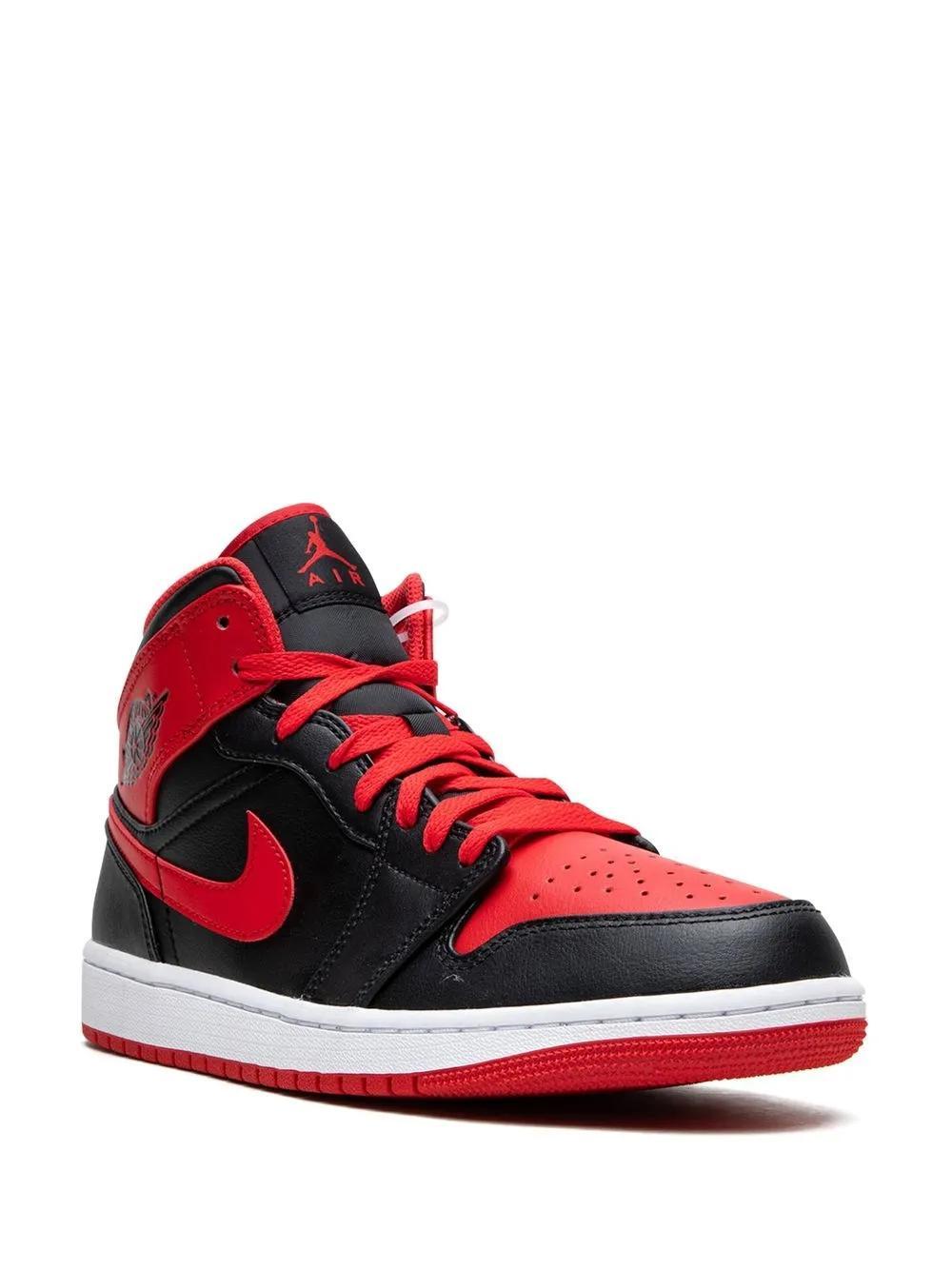 Air Jordan 1 Mid "Alternate Bred" sneakers Product Image