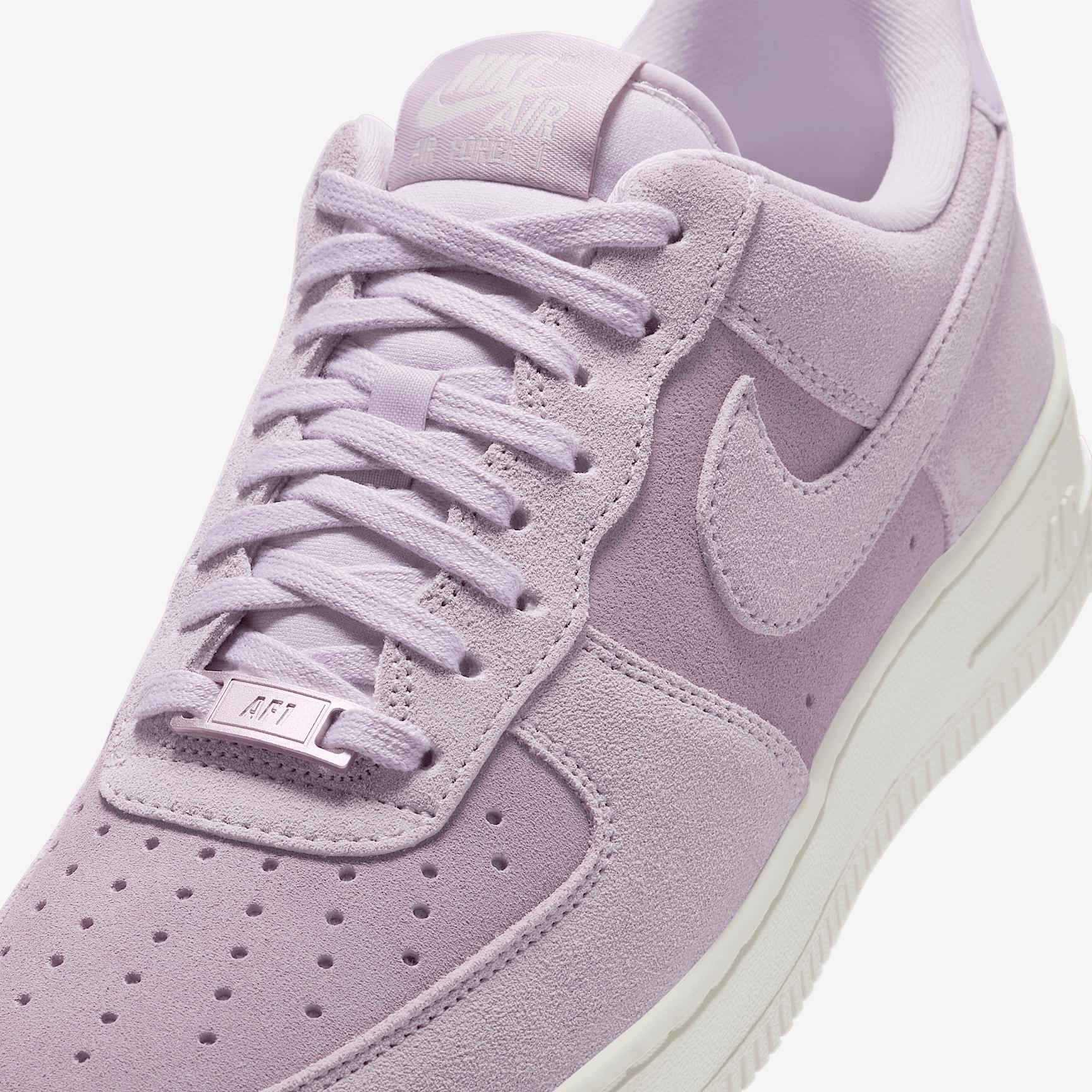Nike Women's Air Force 1 '07 Shoes Product Image
