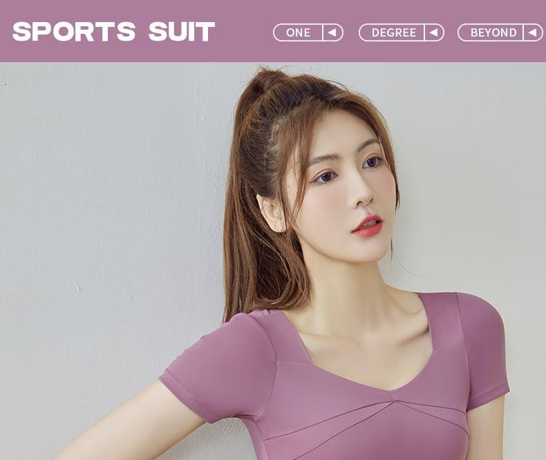 Short-Sleeve Plain Sports Top / Shorts / Set Product Image