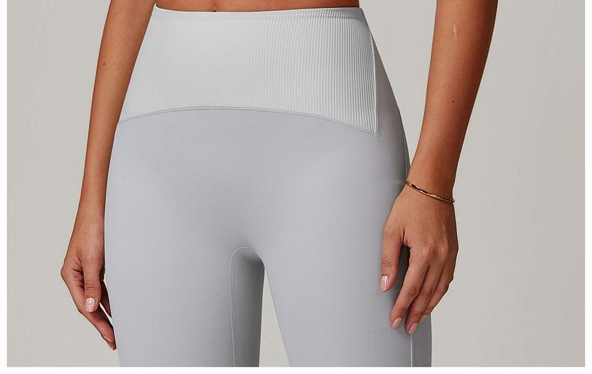 Crew Neck Plain Sports Bra Product Image