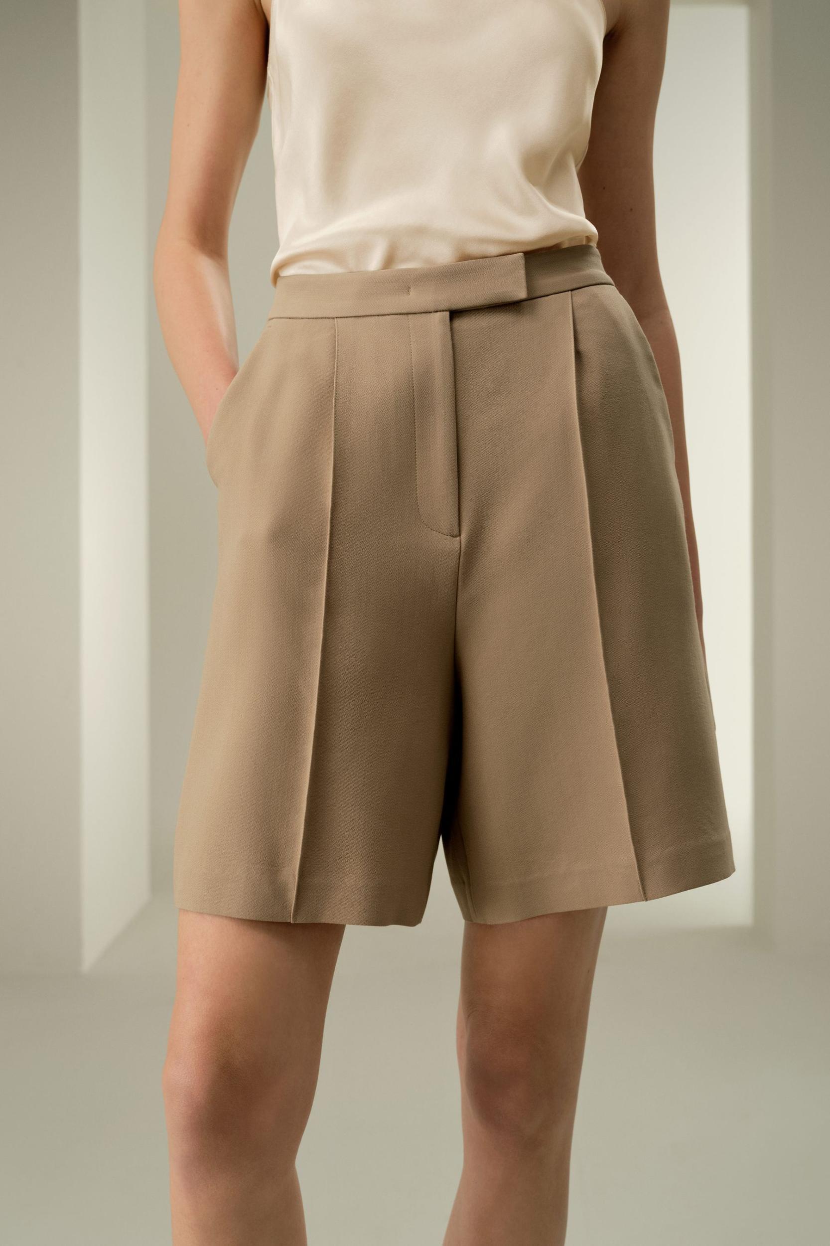 Silk-Wool Blend Polished Shorts Product Image