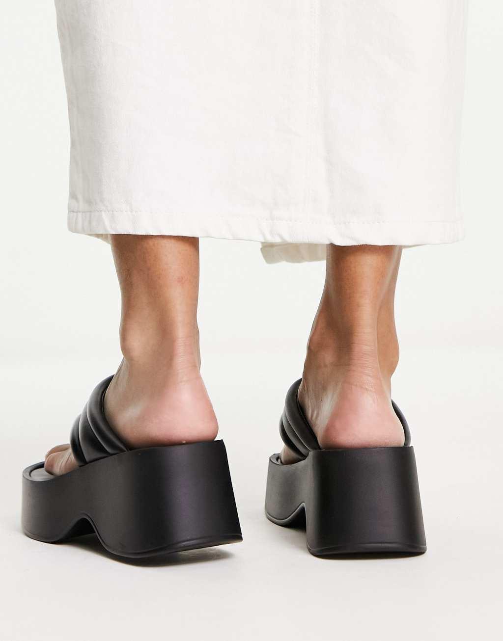 London Rebel Wide Fit flatform toe thong sandals Product Image