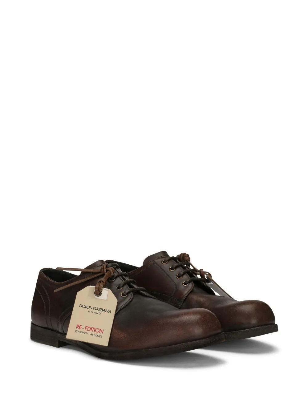 logo-tag leather derby shoes Product Image