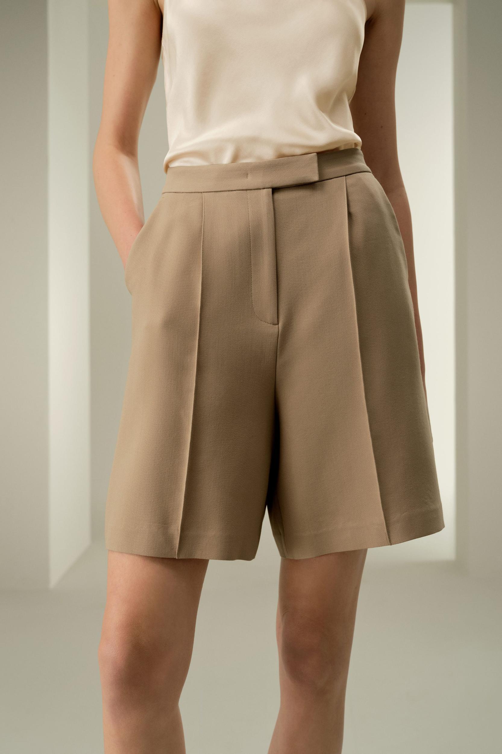 Silk-Wool Blend Polished Shorts Product Image