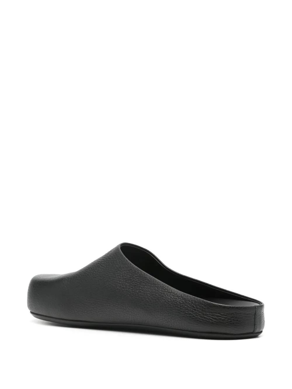 logo-embroidered slippers Product Image