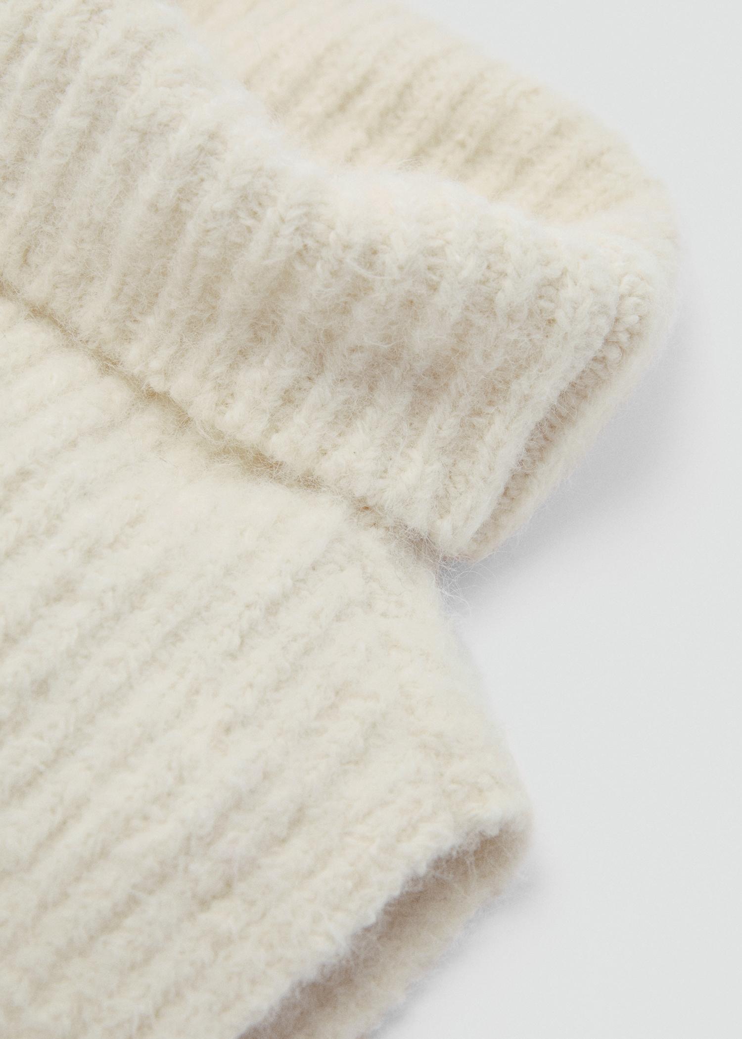 Crop turtleneck shawl - Women | MANGO USA Product Image