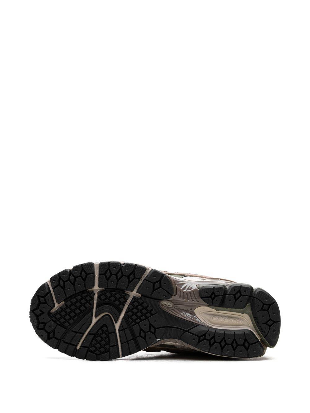1906U"Linen/Dark Olivine/Flat Taupe" sneakers Product Image