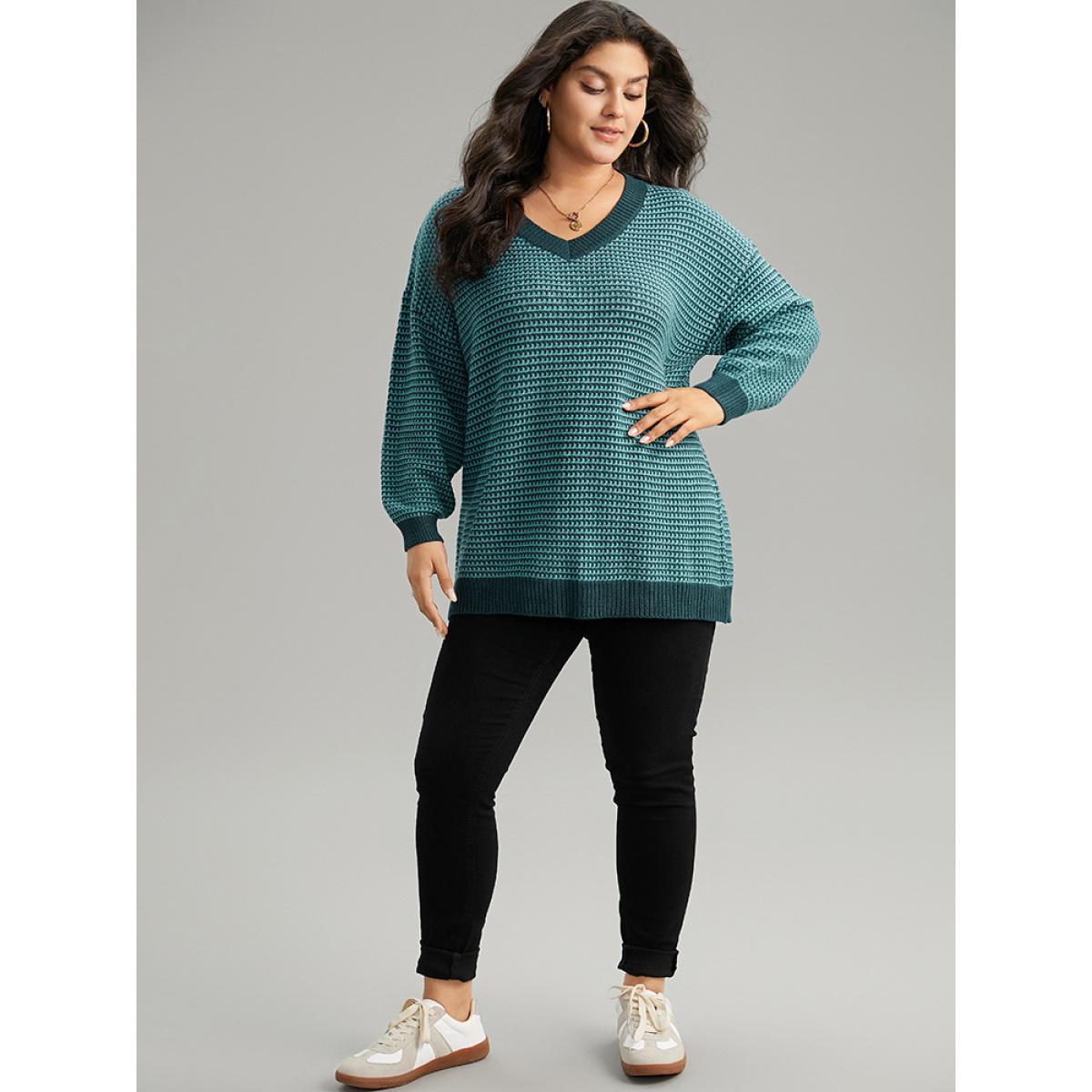 Plus Size Solid Plisse V Neck Split Side Pullover Emerald Women Casual Loose Long Sleeve V-neck Dailywear Pullovers BloomChic 12/L Product Image