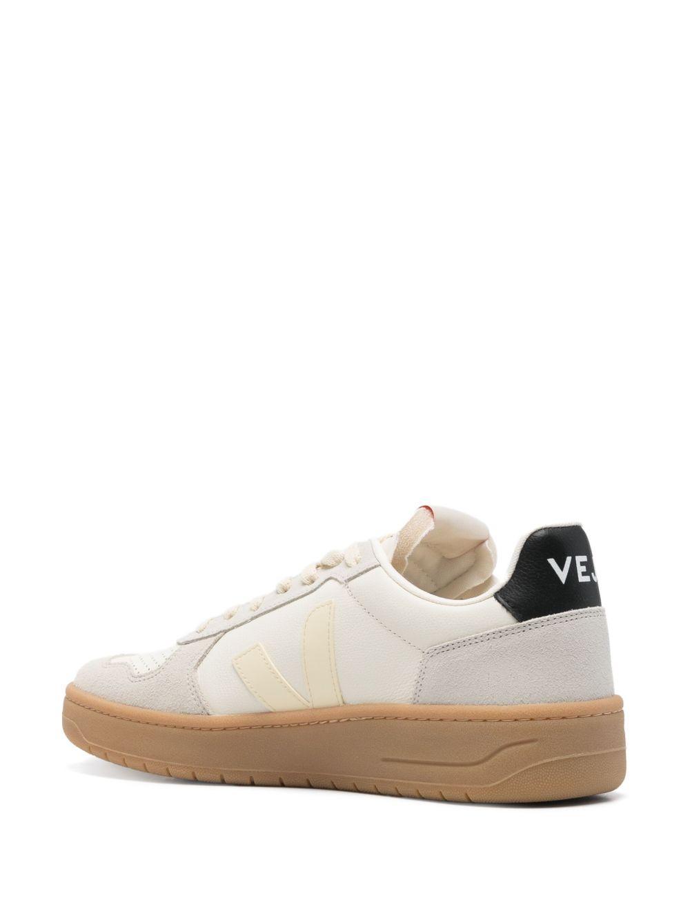 V 82 sneakers Product Image
