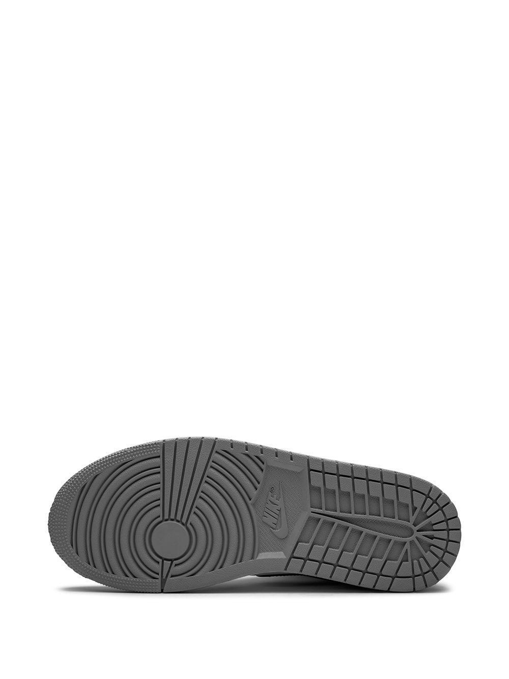 Air Jordan 1 Mid "Light Smoke Grey" sneakers Product Image