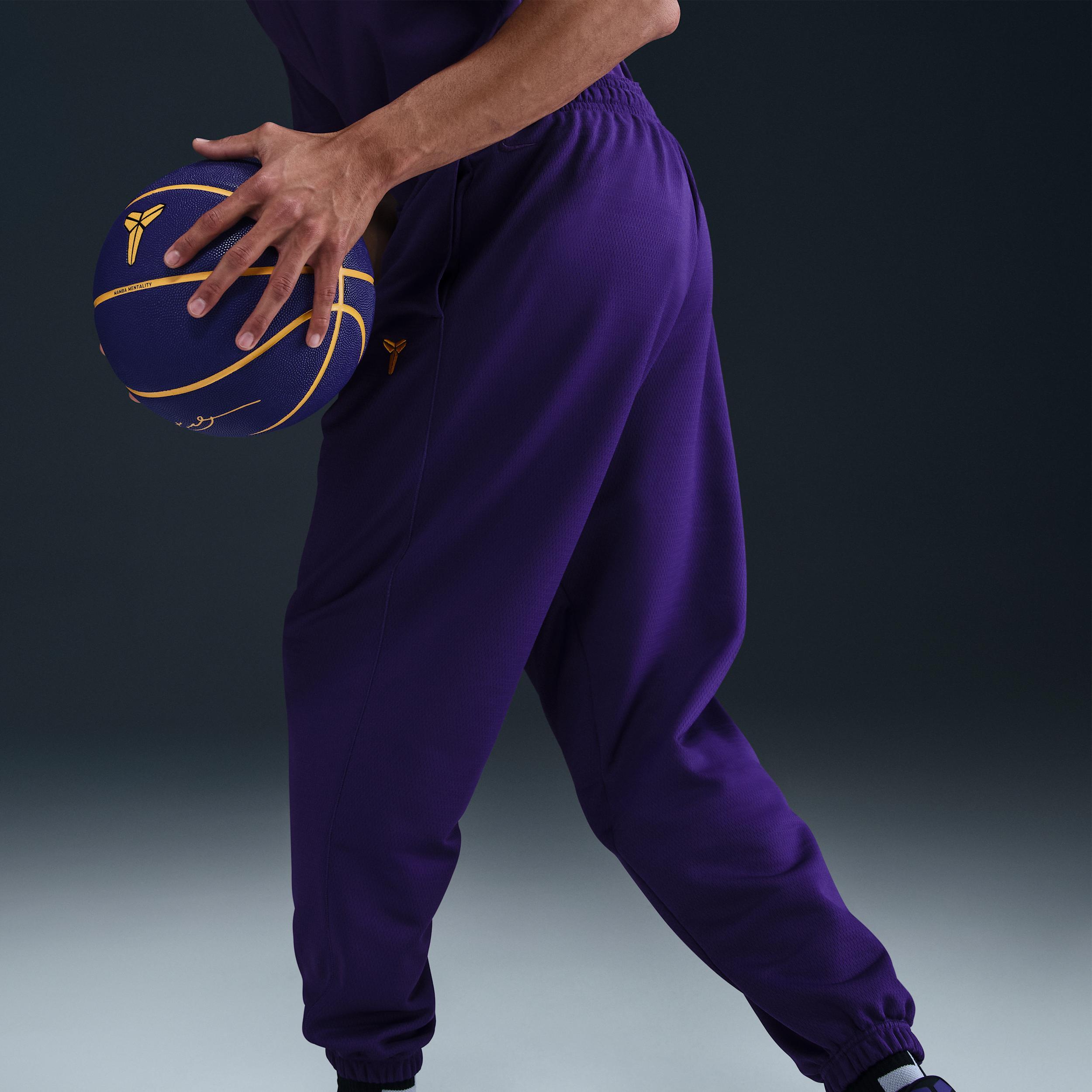 Nike Men's Kobe Therma-FIT Basketball Pants Product Image