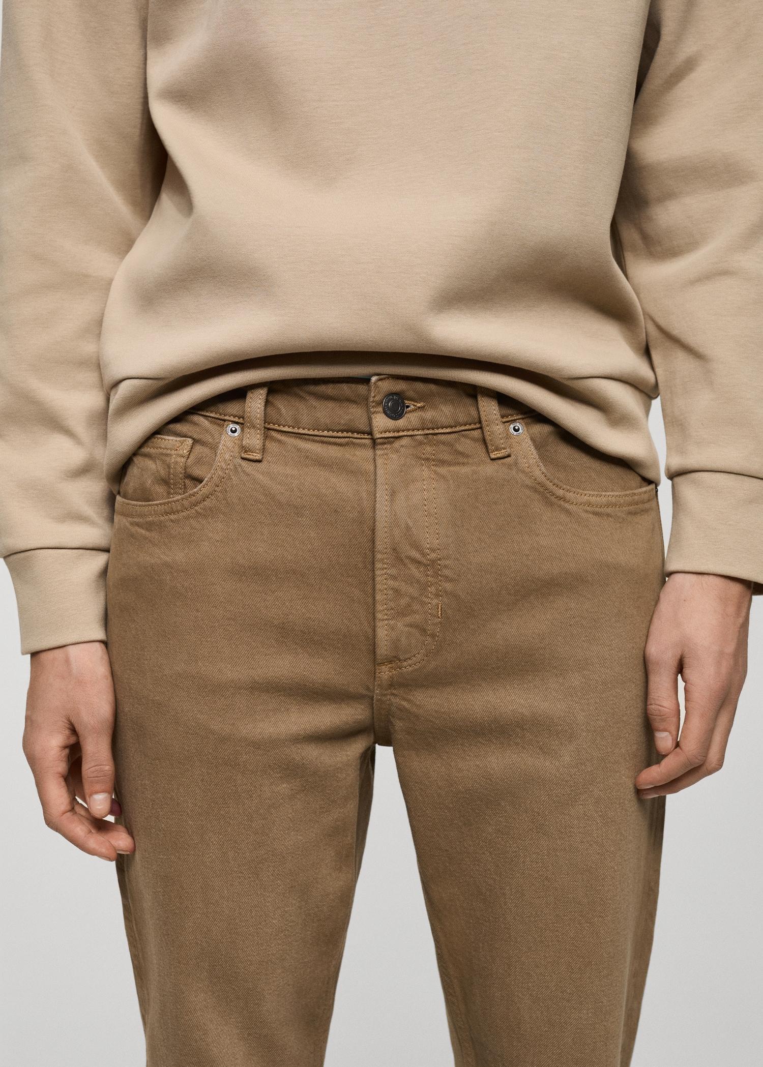 Ben tapered cropped jeans - Men | MANGO USA Product Image