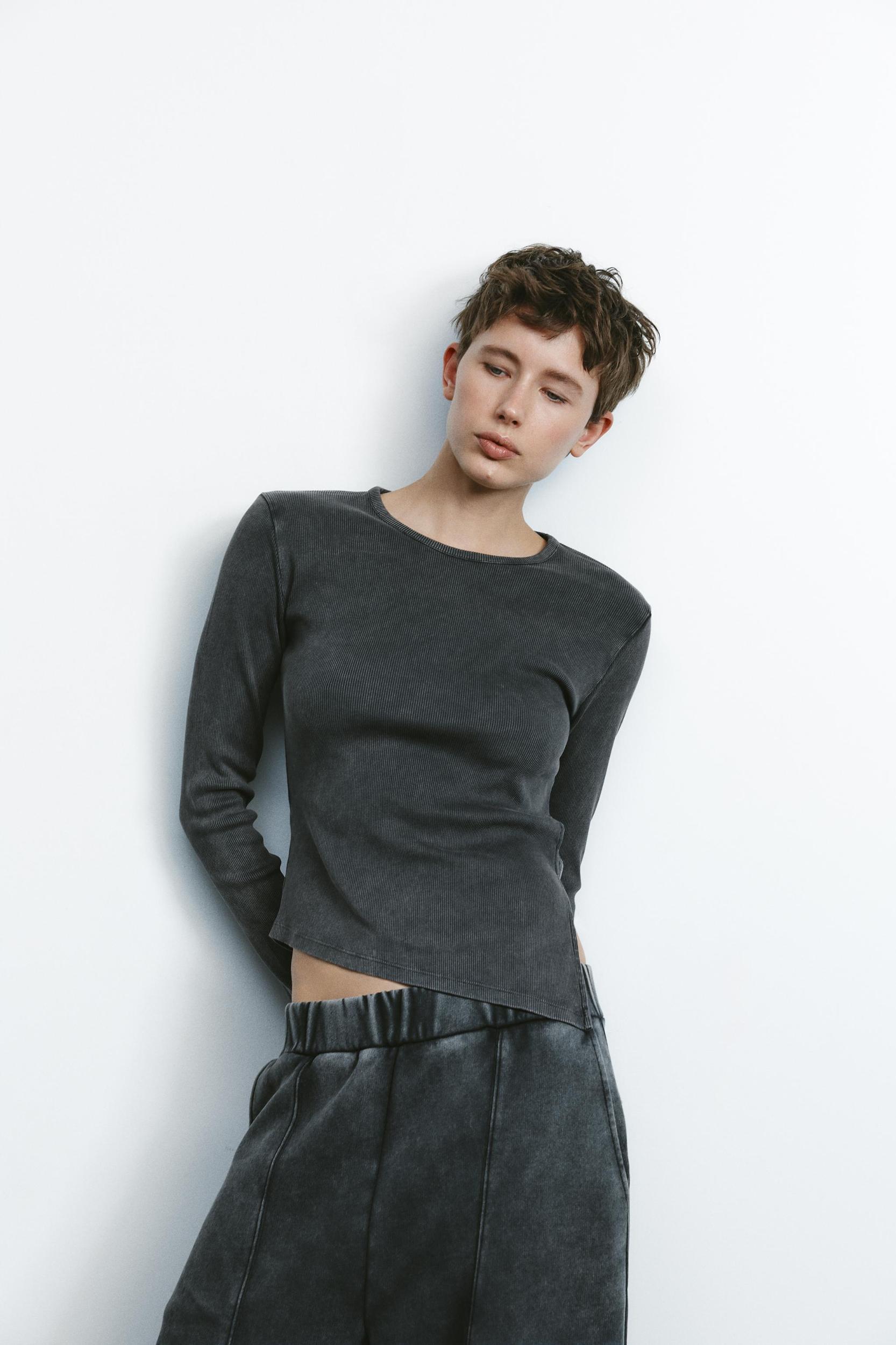 RIBBED BELT T-SHIRT Product Image
