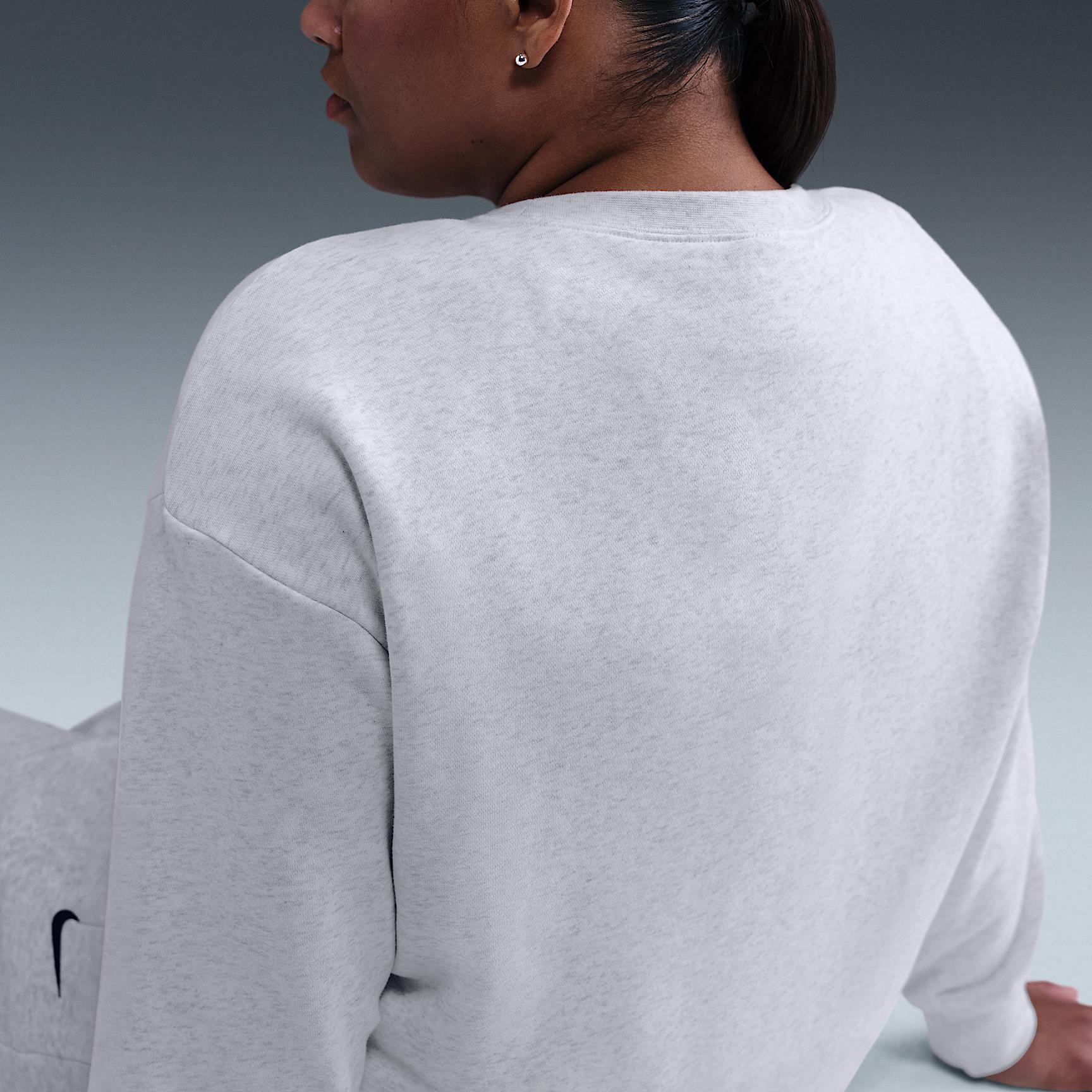 Nike Sportswear Club Fleece Women's Loose Crew-Neck Sweatshirt (Plus Size) Product Image