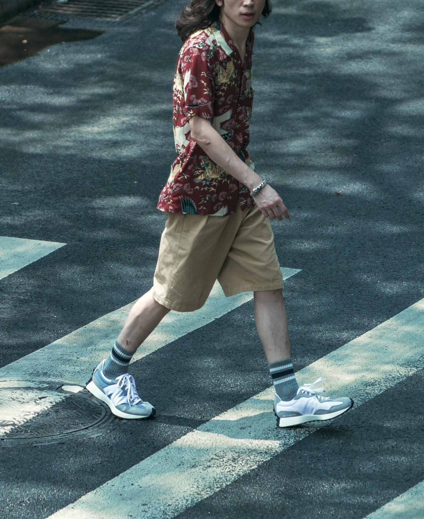 Classic Straight Leg Double Pleated Shorts - Khaki Product Image