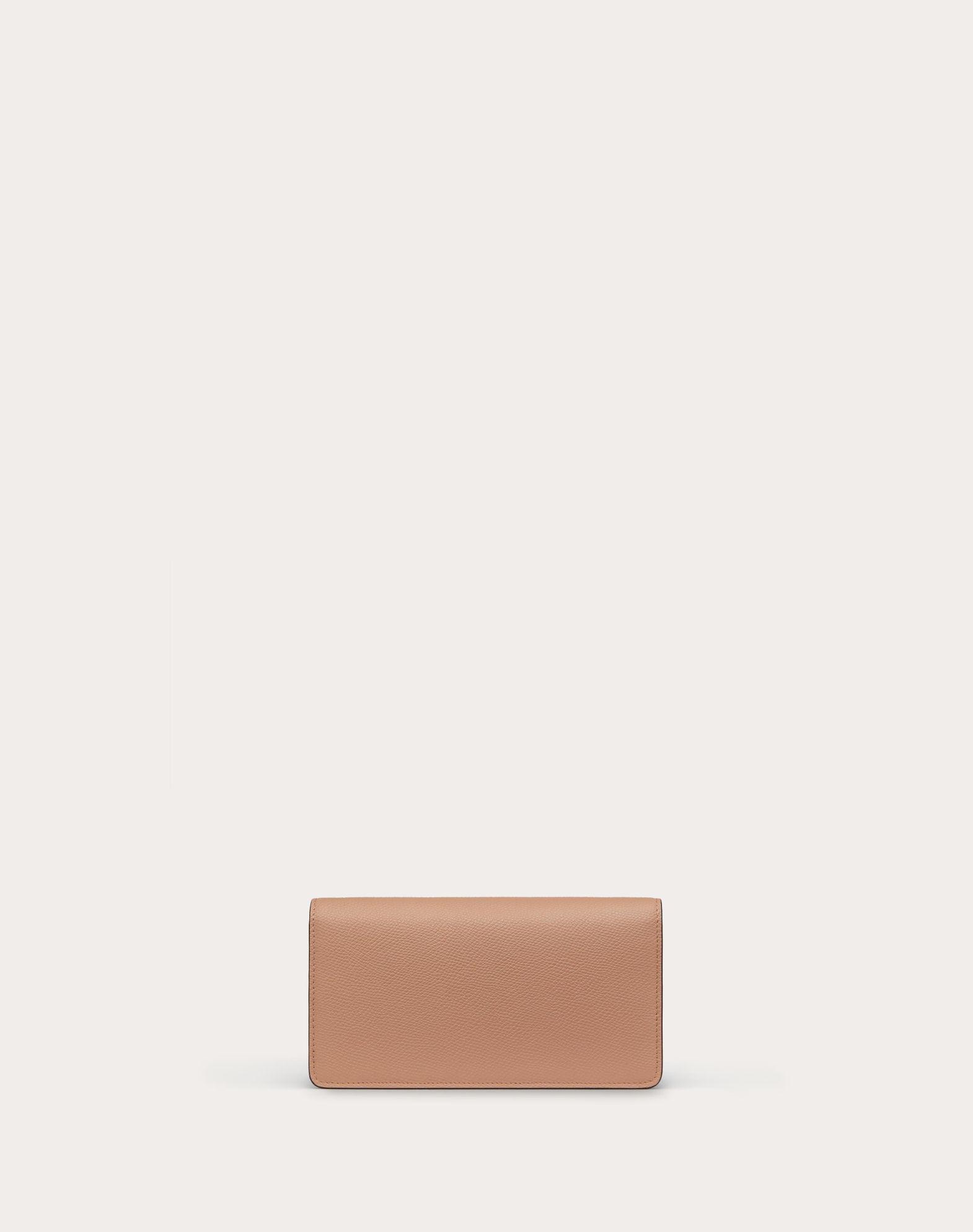 UPTOWN CHAIN WALLET IN GRAIN DE POUDRE EMBOSSED LEATHER Product Image