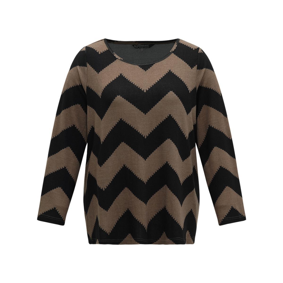 Plus Size Geo Graphic Two Tone T-shirt LightBrown Women Casual Printed Geometric Round Neck Dailywear T-shirts BloomChic 30/6X Product Image