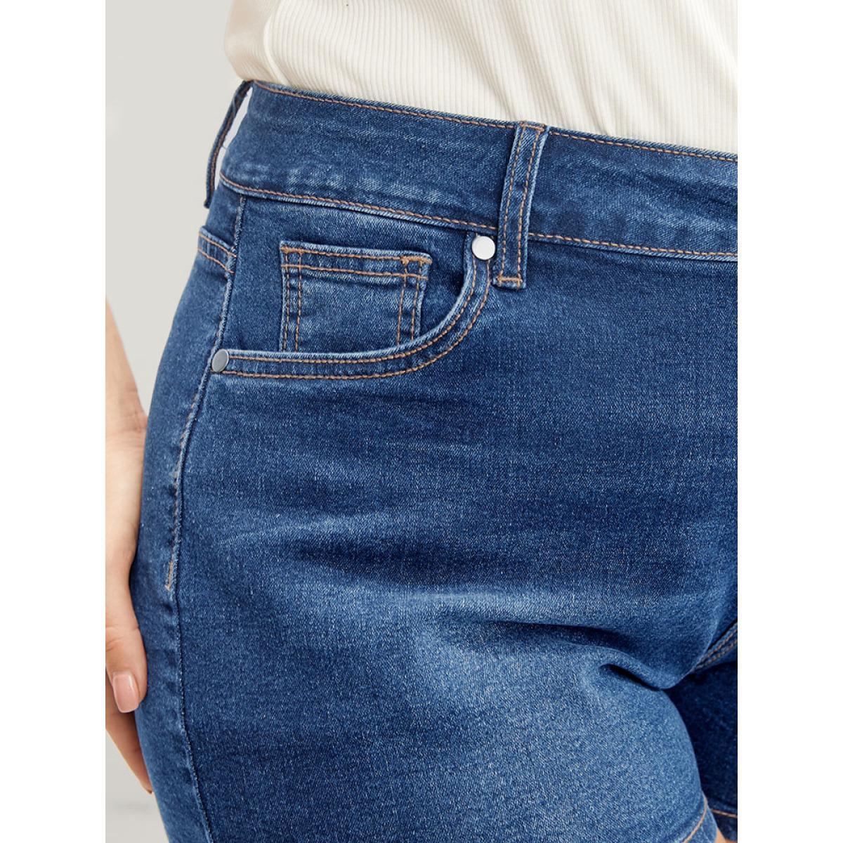 Plus Size Skinny Very Stretchy High Rise Dark Wash Contrast Denim Shorts Women Blue Casual Plain High stretch Pocket Jeans BloomChic 12/L Product Image