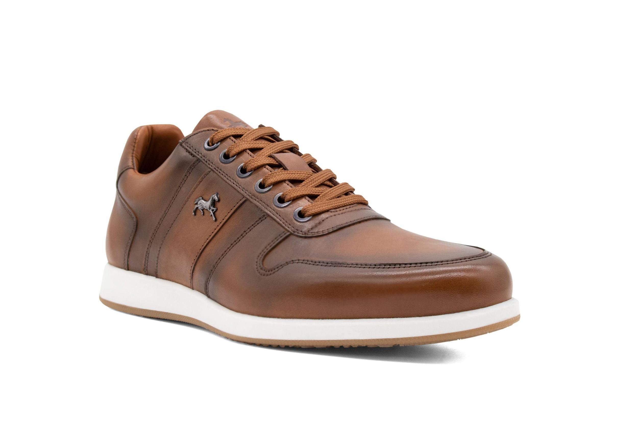 El Estribo Sneakers Product Image