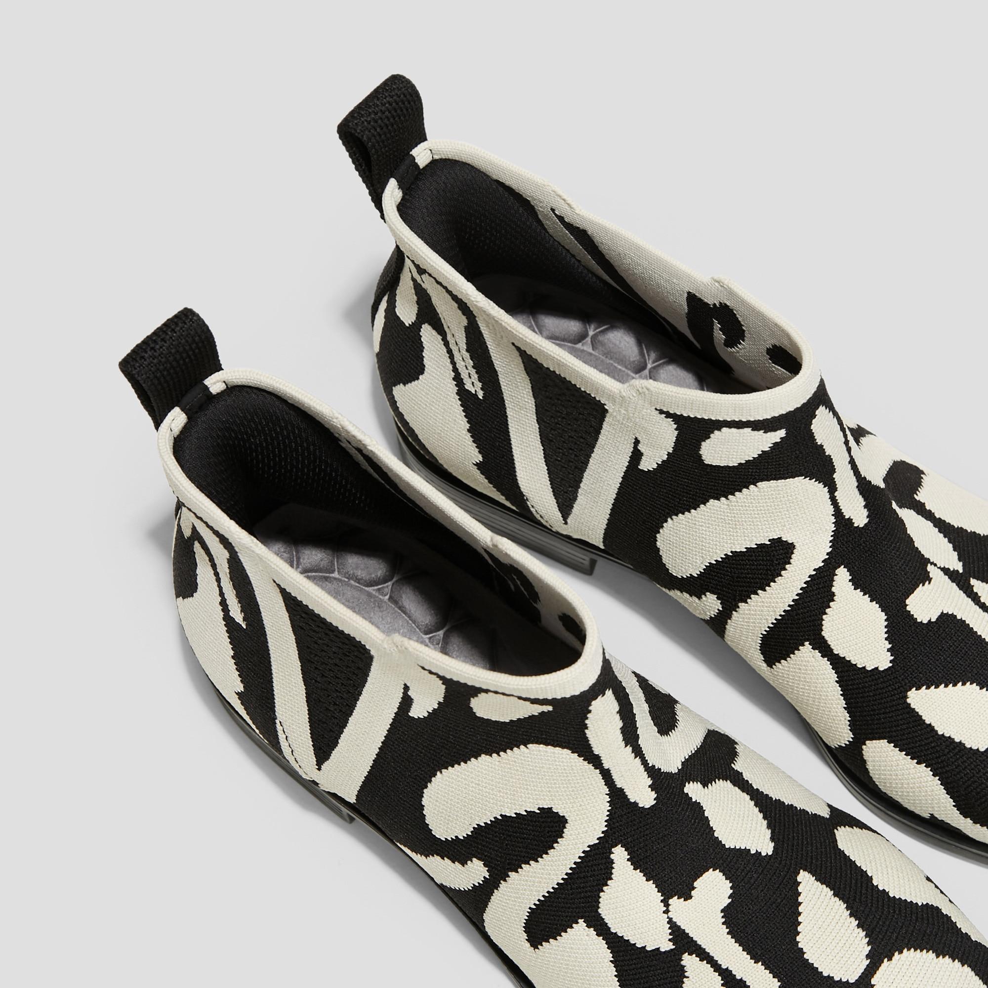 Slip-On Square-Toe Ankle Chelsea Boots (Ryan Slip-On) Product Image
