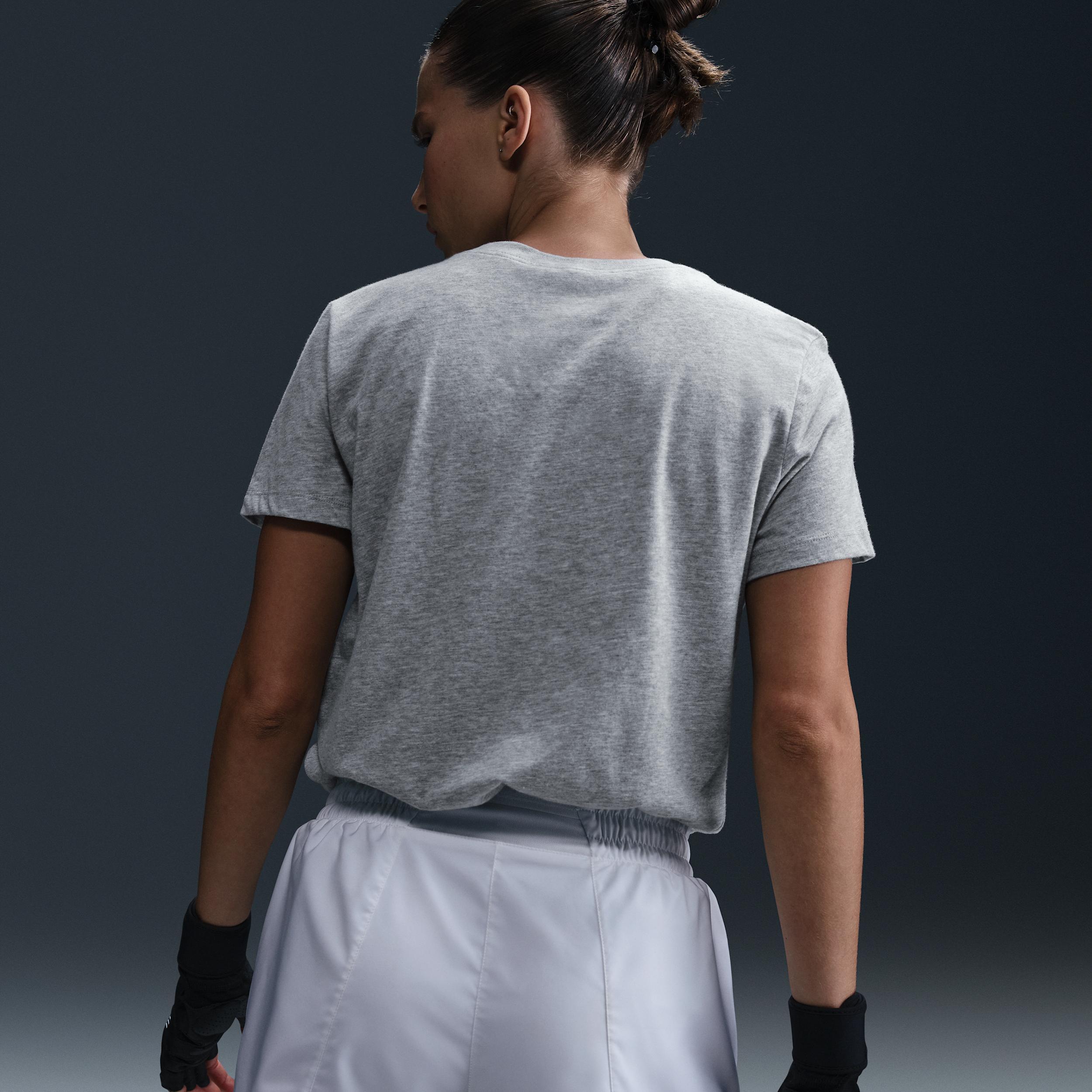 Nike Women's Swoosh Weightlifting T-Shirt Product Image