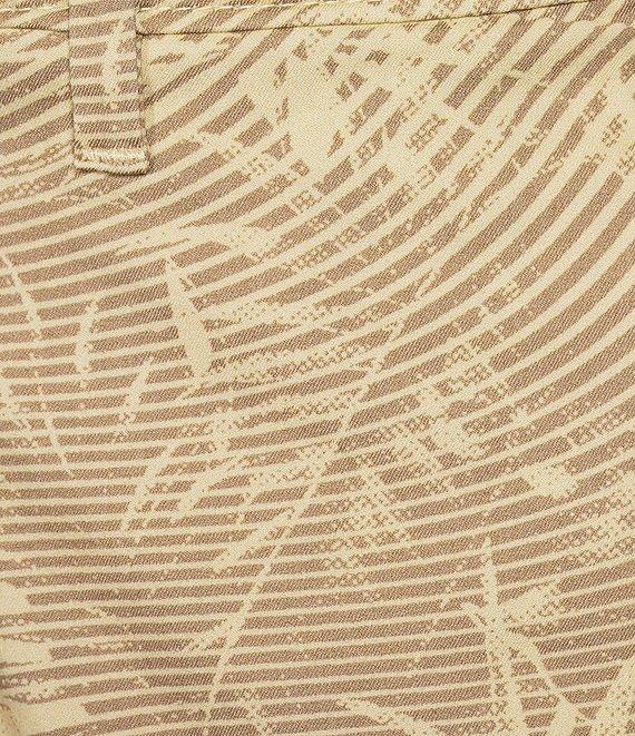 Cremieux Blue Label Cape Town Collection Palm Print 7#double; Inseam Shorts Product Image