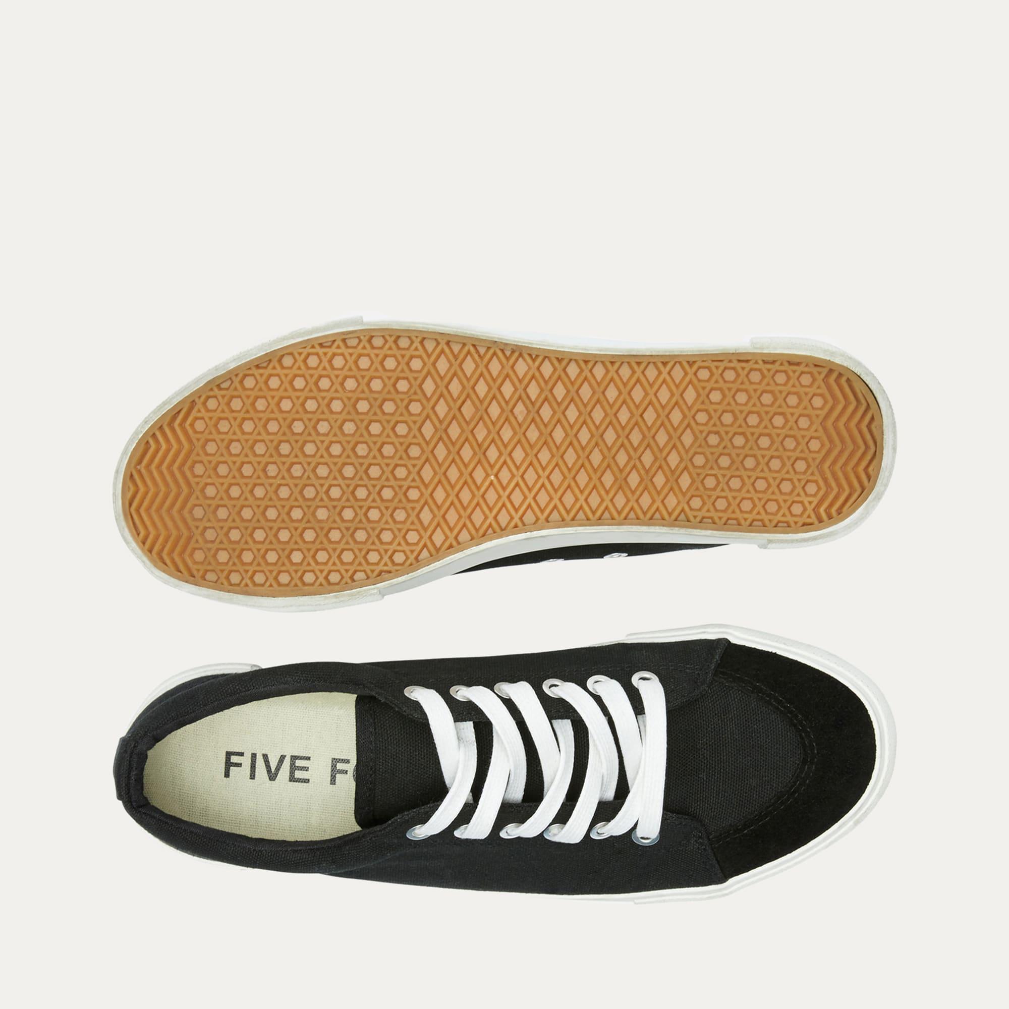 Open Box Grayson Sneaker Male Product Image