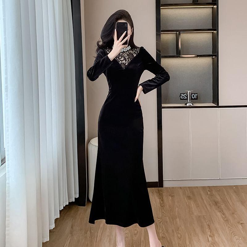Long Sleeve Mock Neck Plain Lace Panel Velvet Mermaid  Midi Dress Product Image