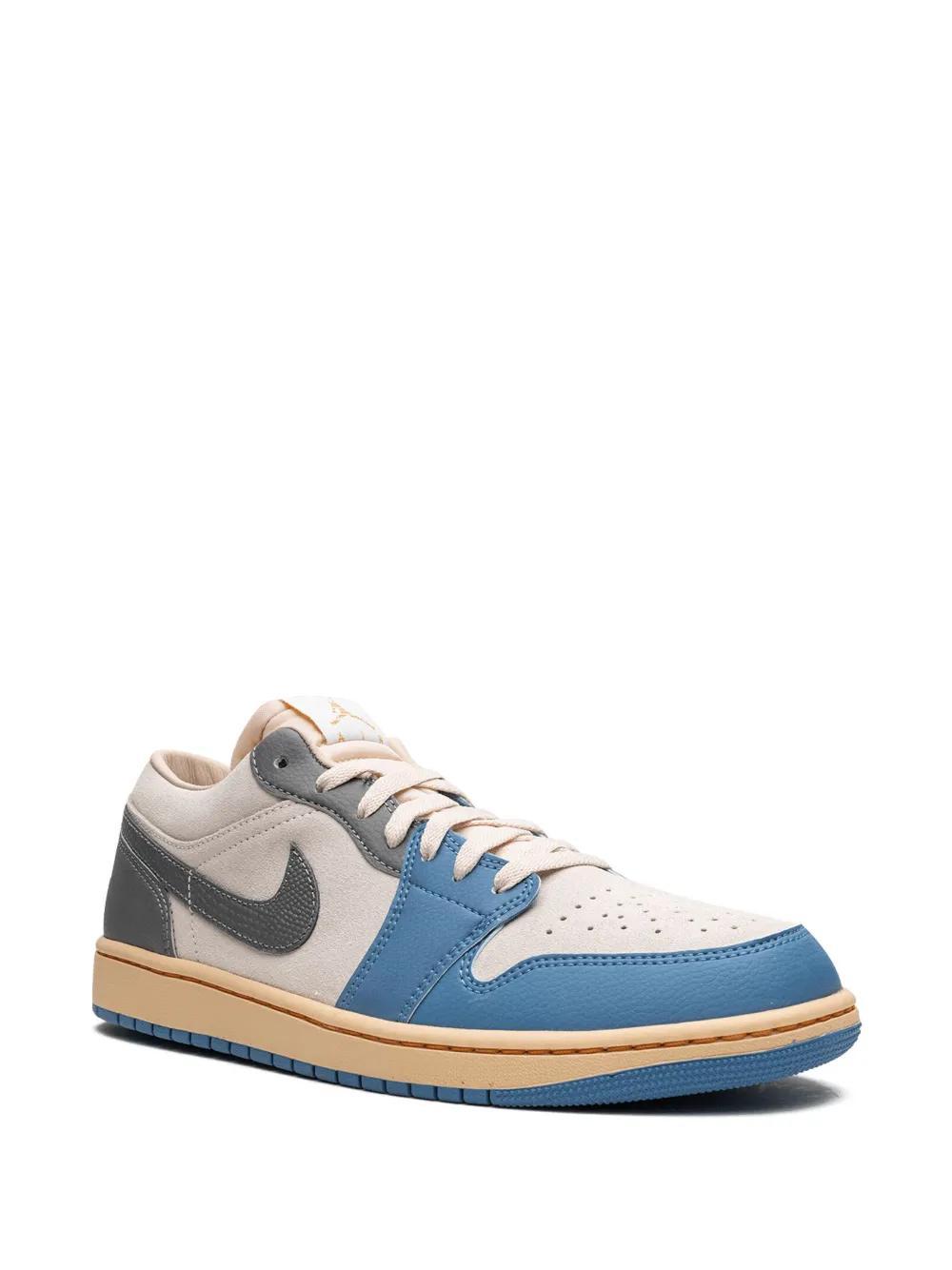 Air Jordan 1 Low SE sneakers Product Image