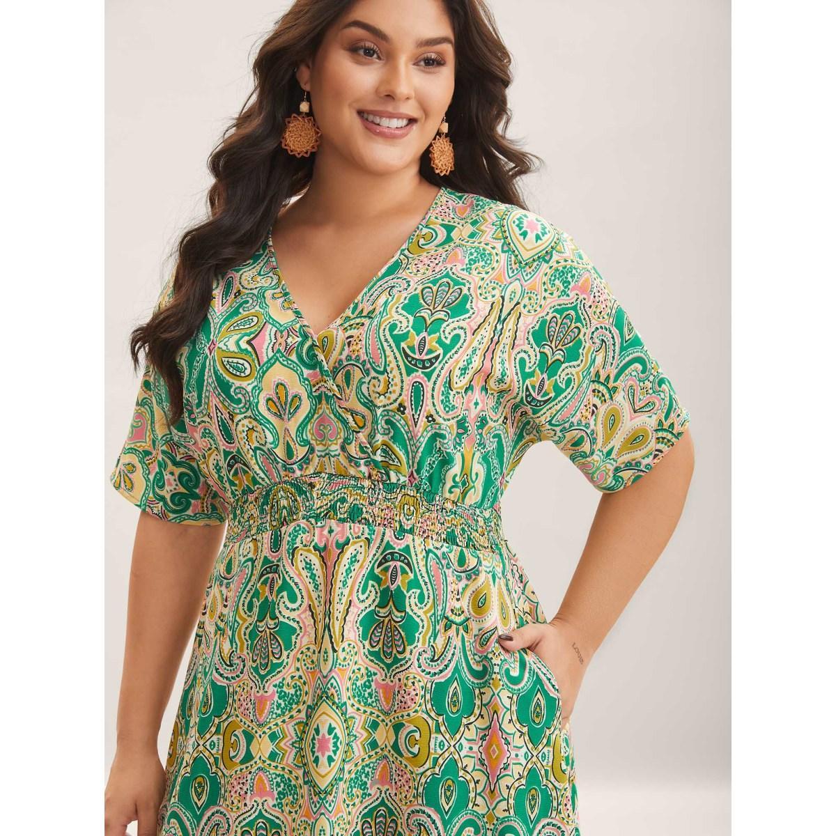 Plus Size Paisley Print Shirred Pockets Midi Dress Truegreen Women Overlap Collar Short sleeve Curvy BloomChic 30/6X Product Image