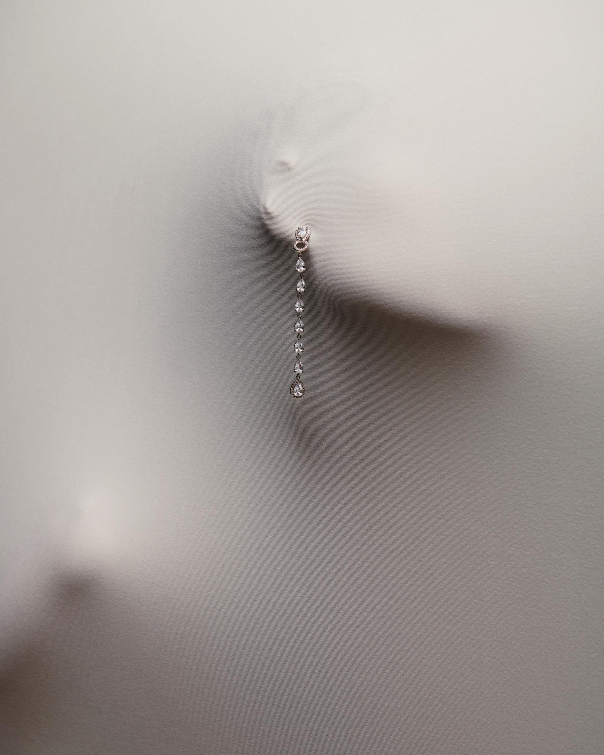 Dew Earring Product Image