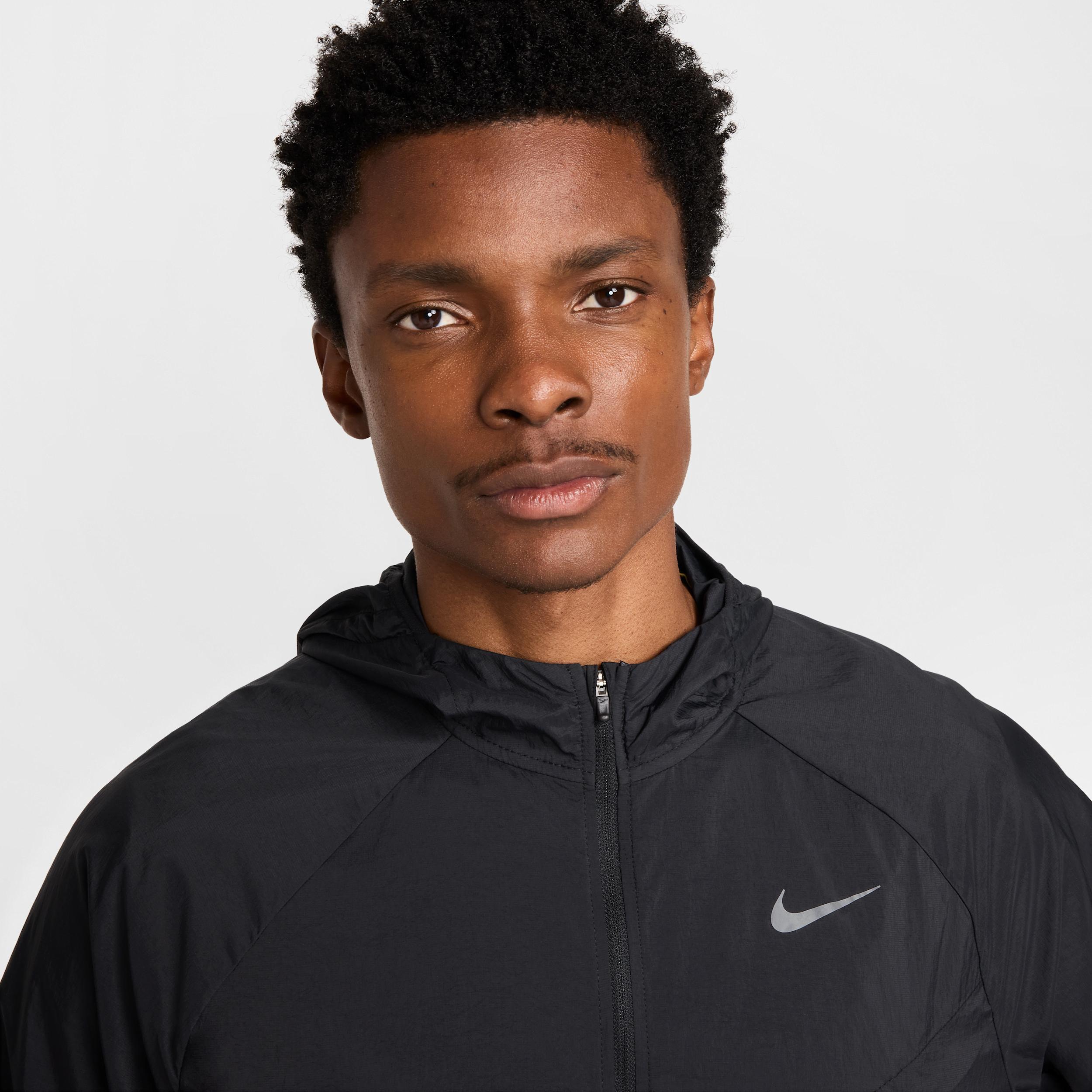 Nike Men's Stride Repel UV Running Jacket Product Image