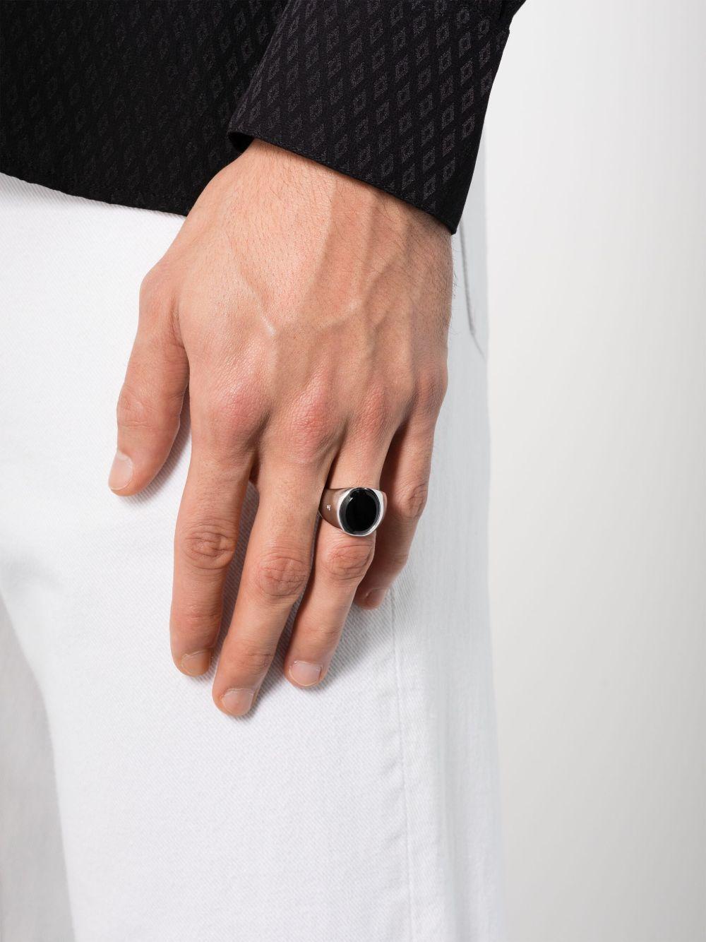 Oval polished onyx ring Product Image