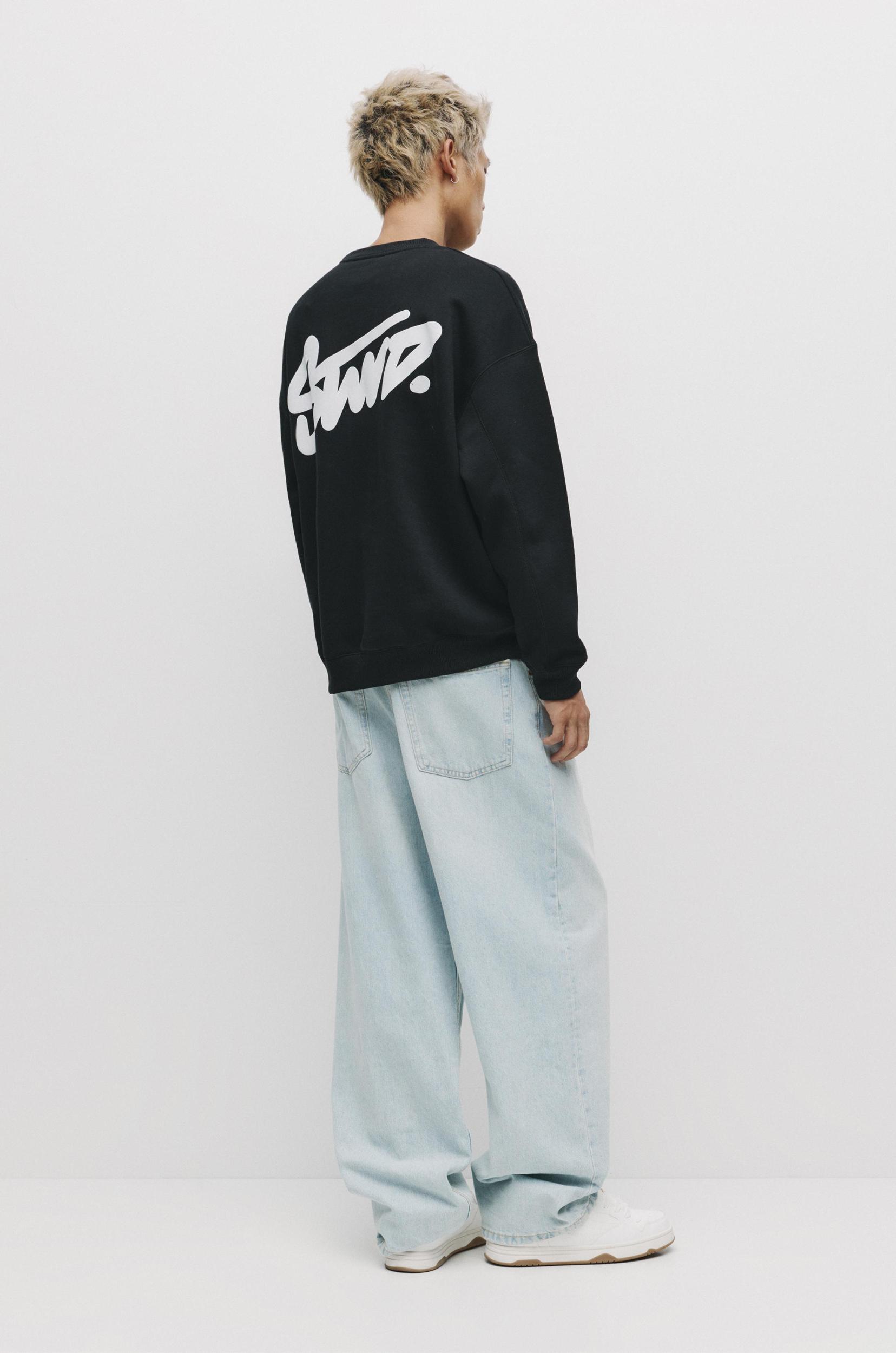 Round neck STWD sweatshirt Product Image