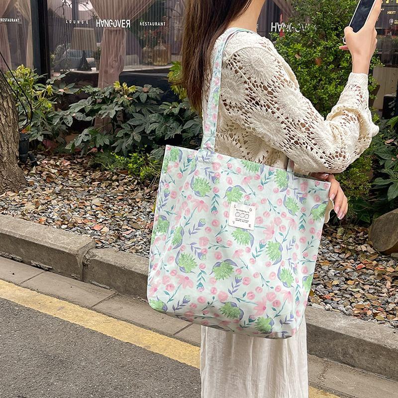 Floral Applique Light Tote Bag Product Image