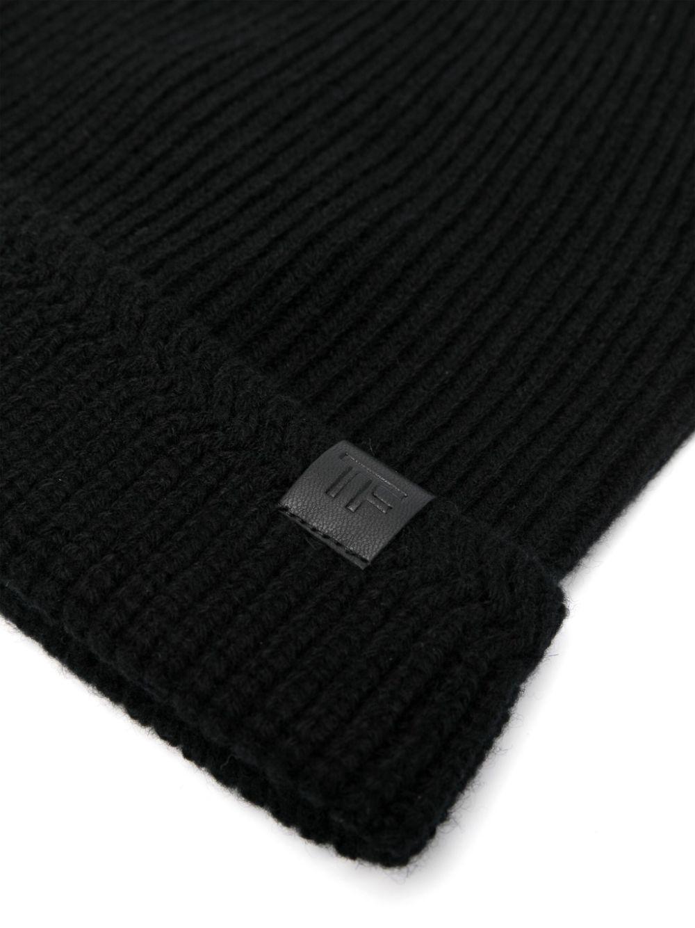 TOM FORD Logo-patch Ribbed Beanie In Schwarz Product Image