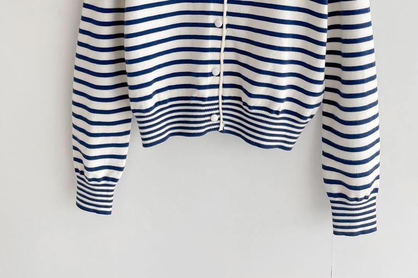Round Neck Striped Cardigan Product Image