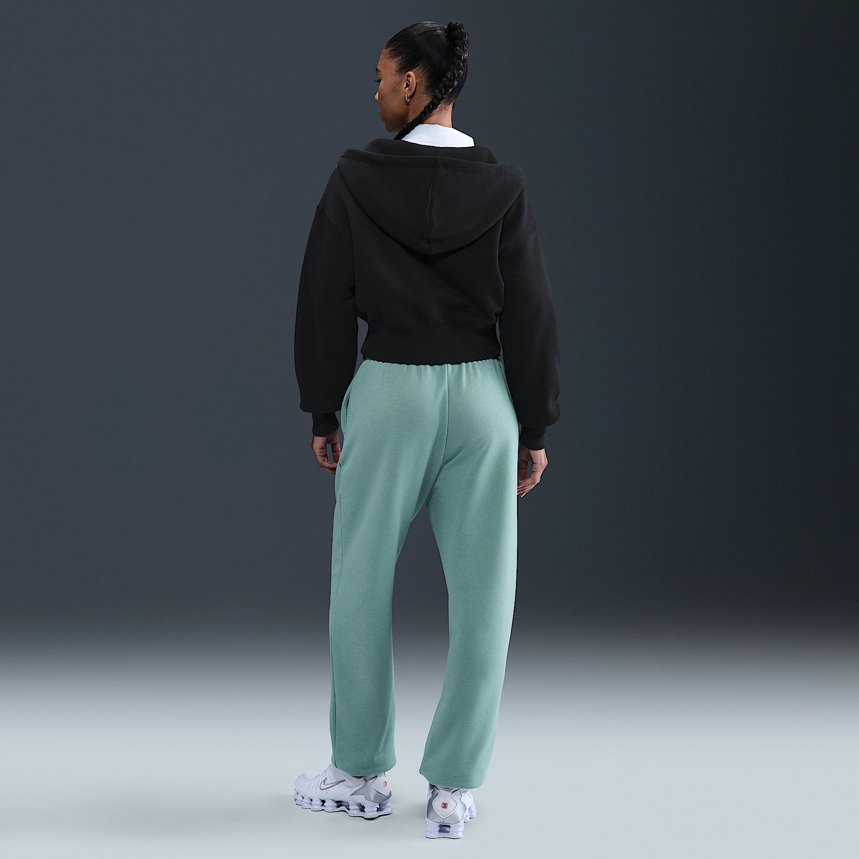 Women's Nike Sportswear Club Fleece Mid-Rise Oversized Sweatpants Product Image