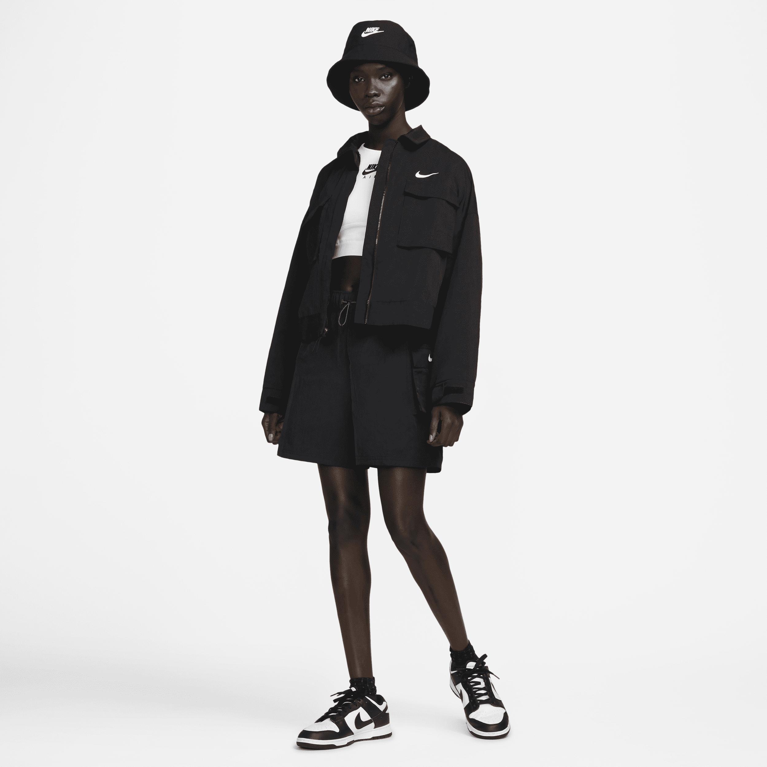 Women's Nike Sportswear Essential Woven High-Rise Shorts Product Image