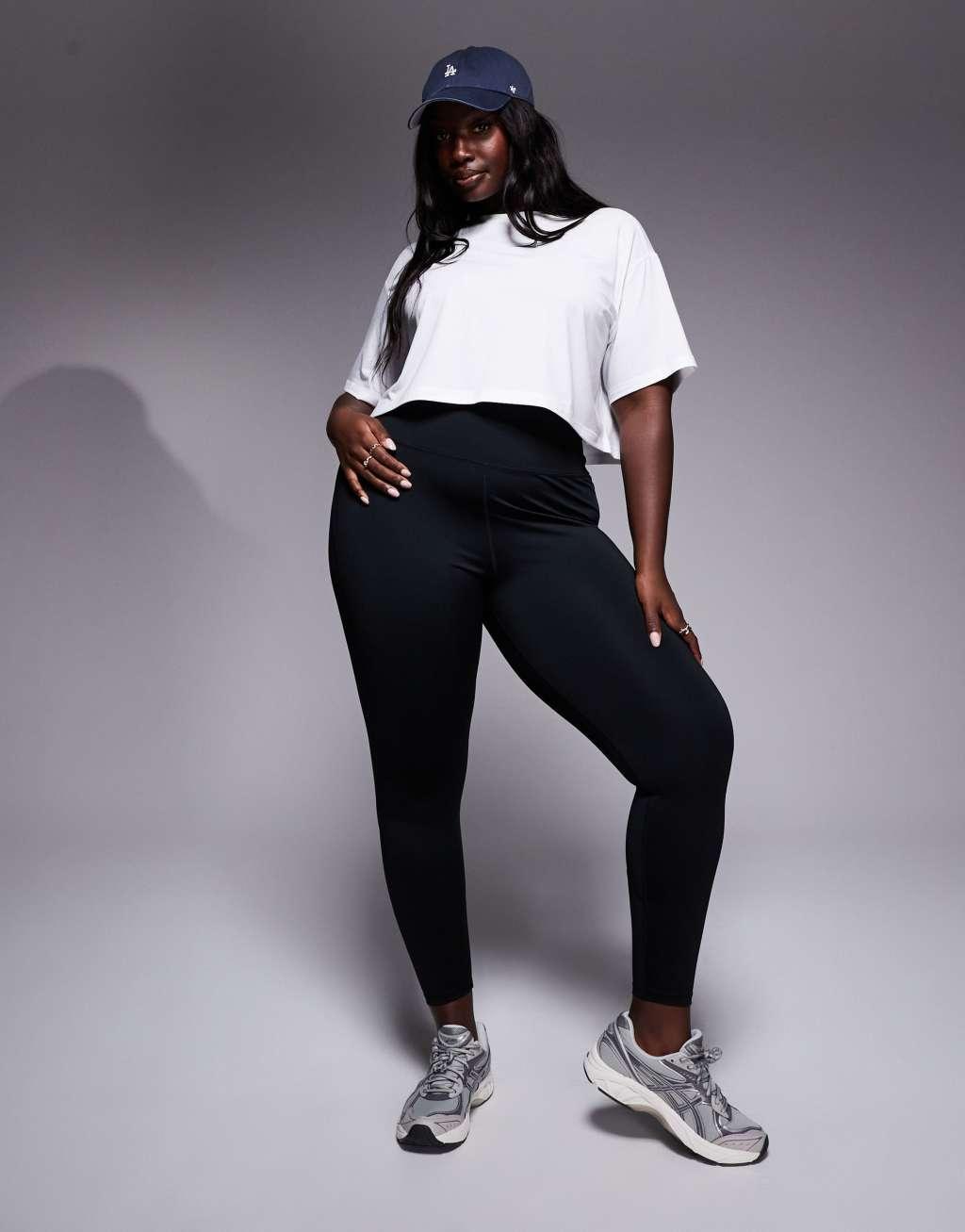 4505 Curve Icon quick dry performance cropped boxy t-shirt in white  Product Image