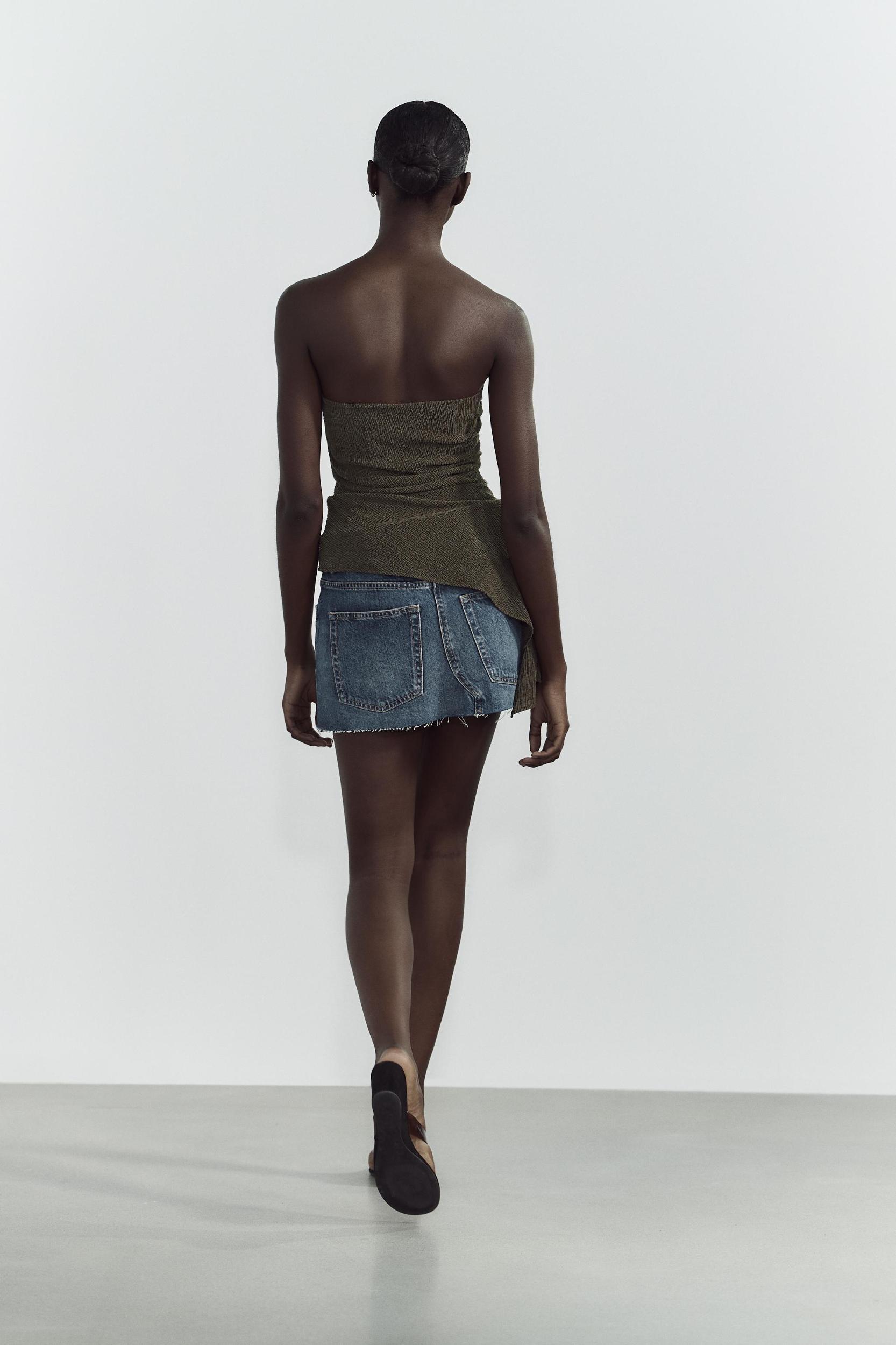 TEXTURED BANDEAU TOP Product Image