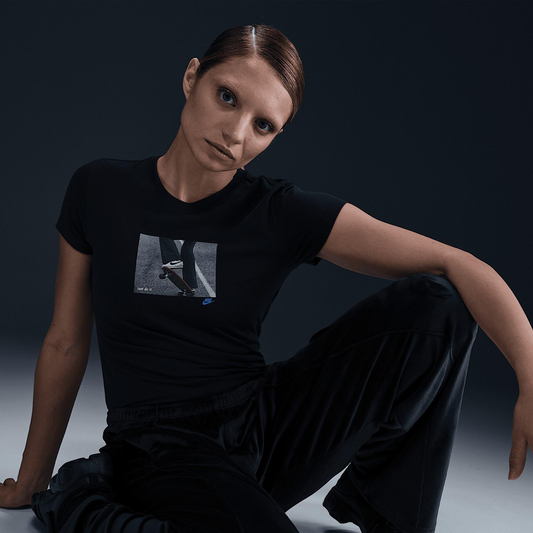Nike Sportswear Chill Knit Women's Slim Cropped T-Shirt Product Image