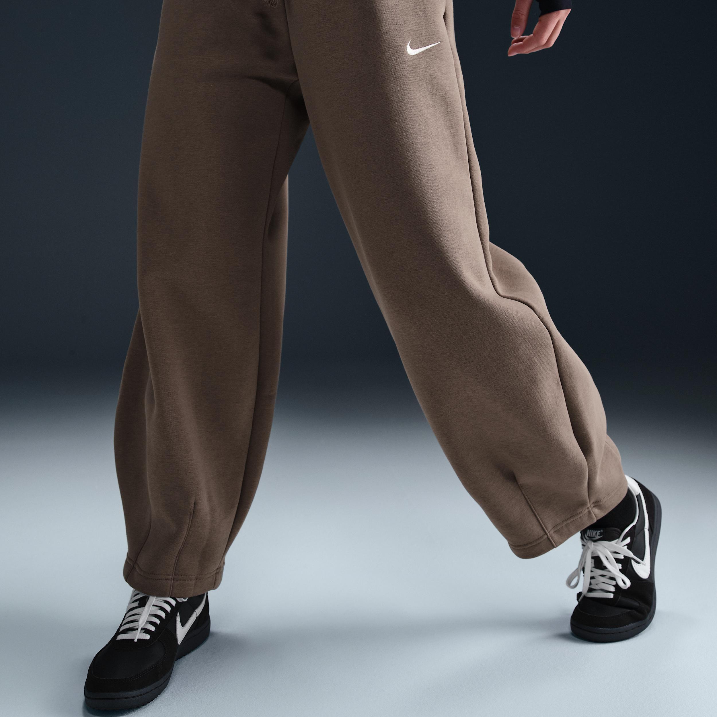 Women's Nike Sportswear Phoenix Fleece Mid-Rise Oversized Tapered Pants Product Image
